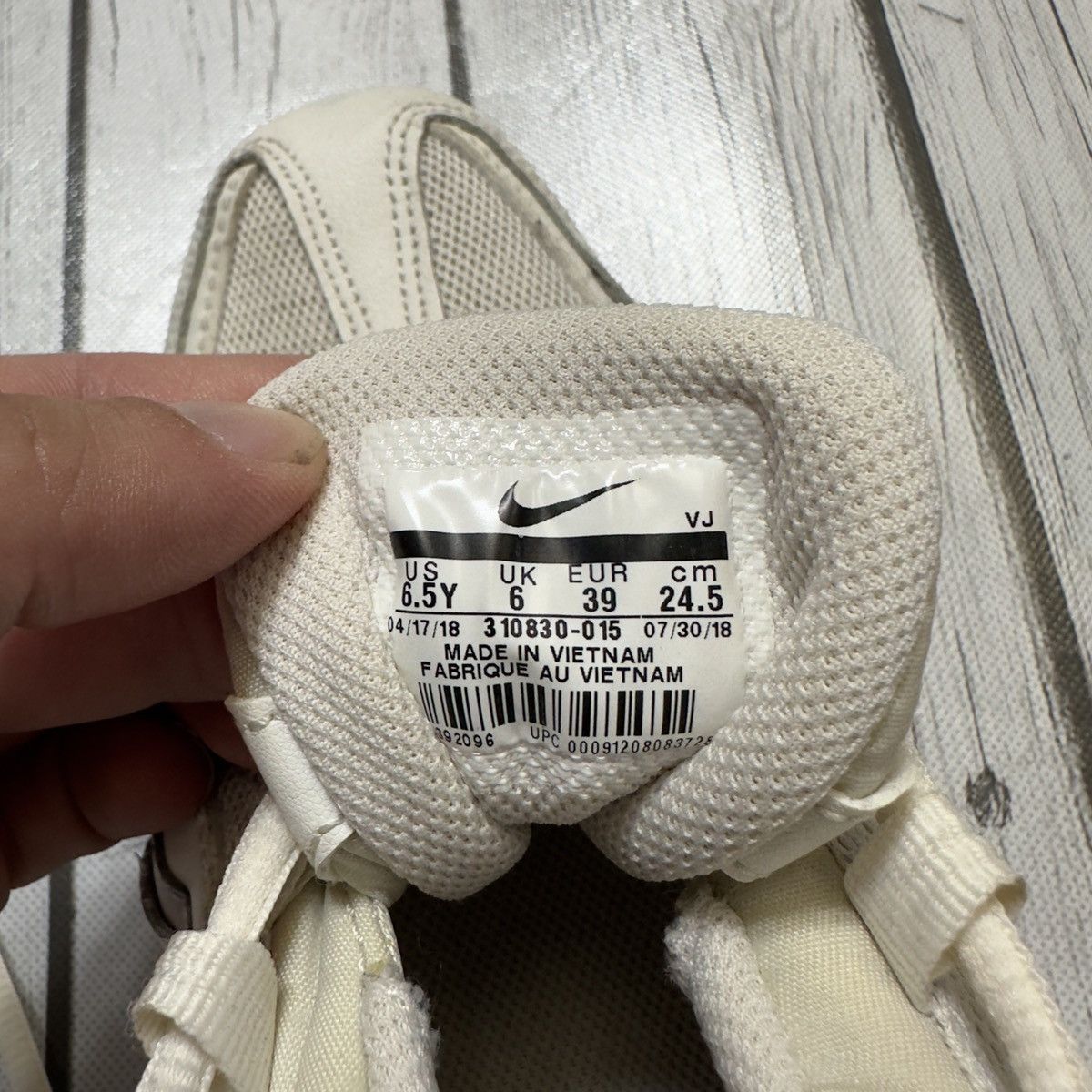 Nike Nike Air Max 95 LE GS “Bone” 2018 Size US 8.5 / IT 38.5 - 5 Thumbnail