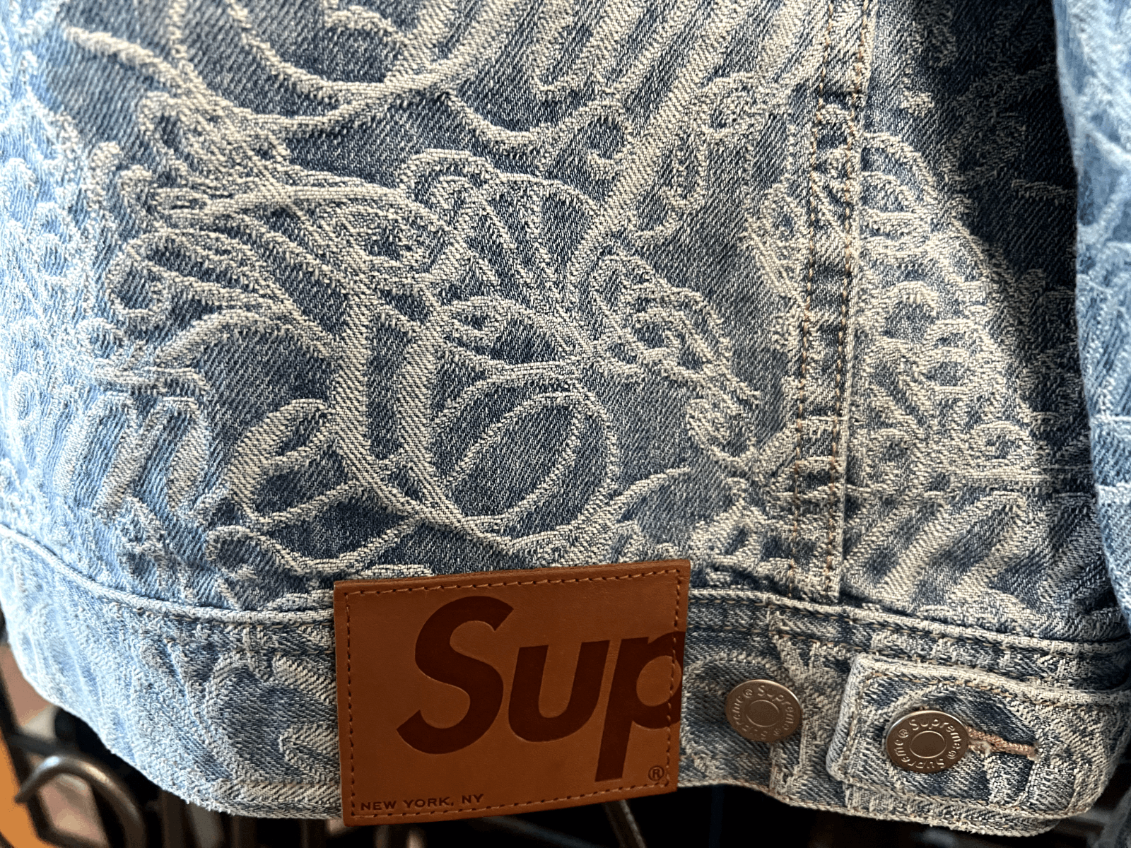 Supreme SUPREME 22AW Script Jacquard Denim Trucker Jacket XL Size US XL / EU 56 / 4 - 7 Thumbnail