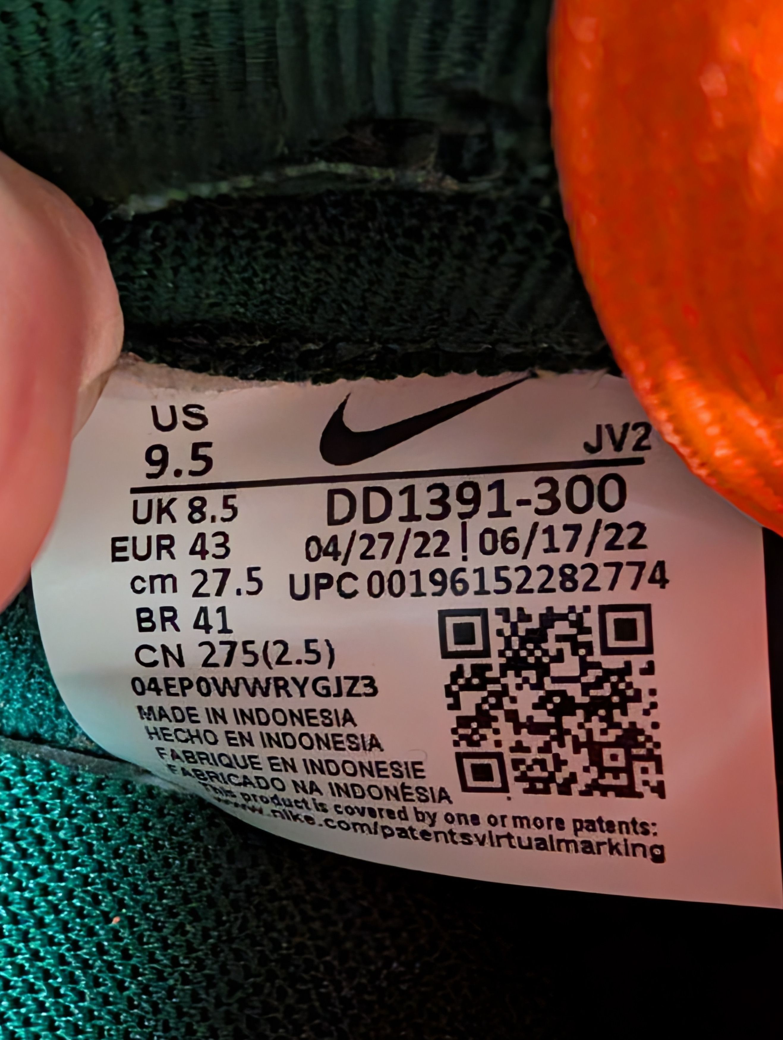 Nike Nike Dunk Low Retro " Miami Hurricanes " Size US 9.5 / EU 42-43 - 19 Thumbnail
