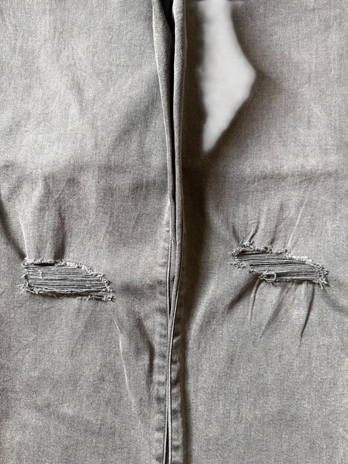 GU × Undercover Vintage Gu X Undercover Tactical Distressed Jeans Size US 33 - 3 Thumbnail