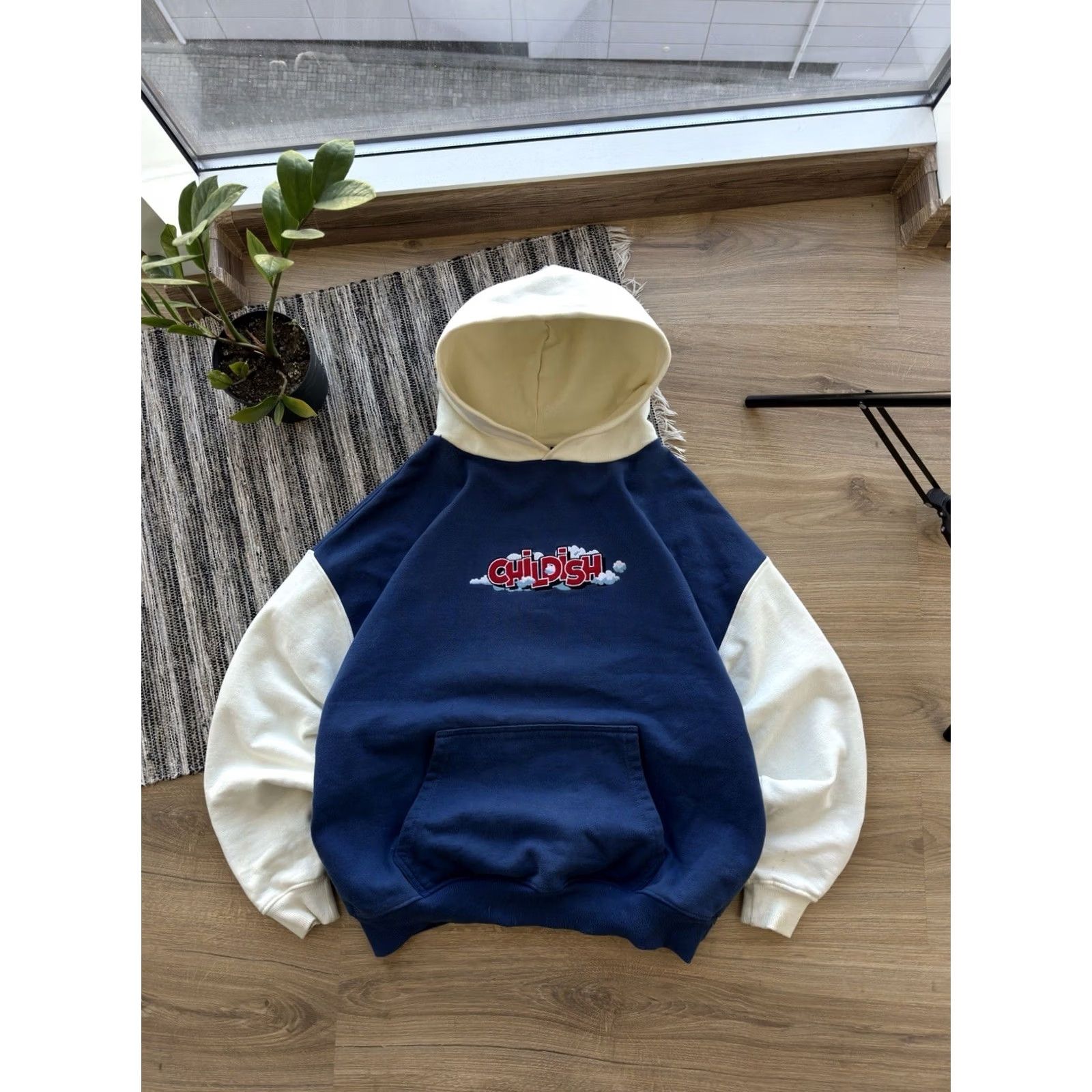 Vintage VINTAGE Childish Hoodie Men S Blue Logo Theme Park 90s Hip Hop Streetwear Size US S / EU 44-46 / 1 - 2 Thumbnail