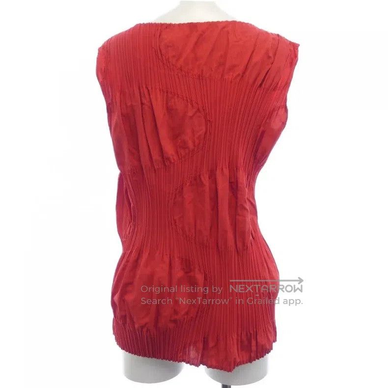 Issey Miyake Issey Miyake Red Pleated Top Size L / US 10 / IT 46 - 2 Thumbnail