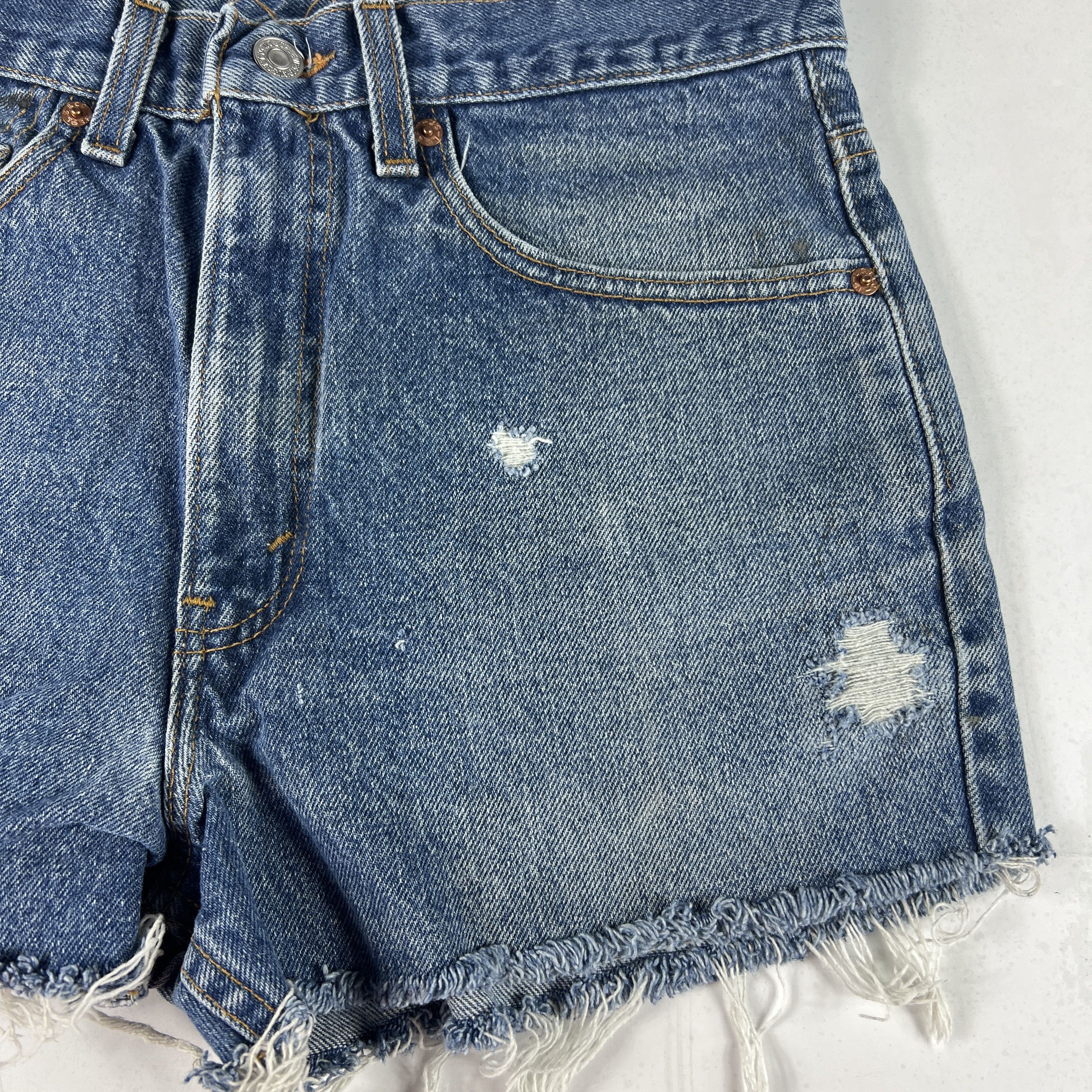 Levi's × Vintage VTG 90s Levi's Jean Shorts 517 Cut Off Thrashed Denim Jorts Size US 30 / EU 46 - 4 Thumbnail