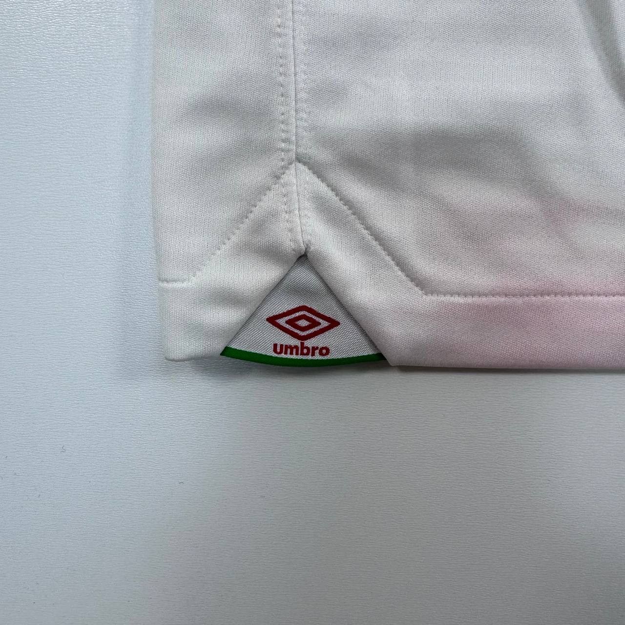 Umbro Umbro Wales National Team 2010 Home Shirt White Football XL Size US XL / EU 56 / 4 - 4 Thumbnail