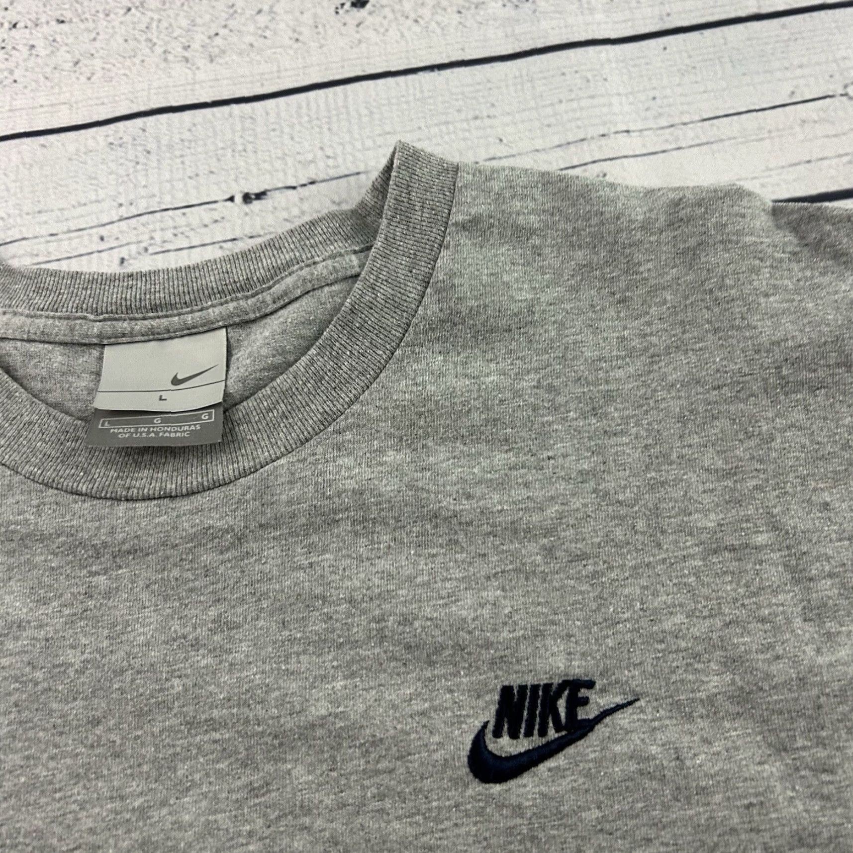 Nike VINTAGE Nike Short Sleeve T Shirt Mens L Gray Nike Air Logo 2000s All Seasons Size US L / EU 52-54 / 3 - 4 Thumbnail