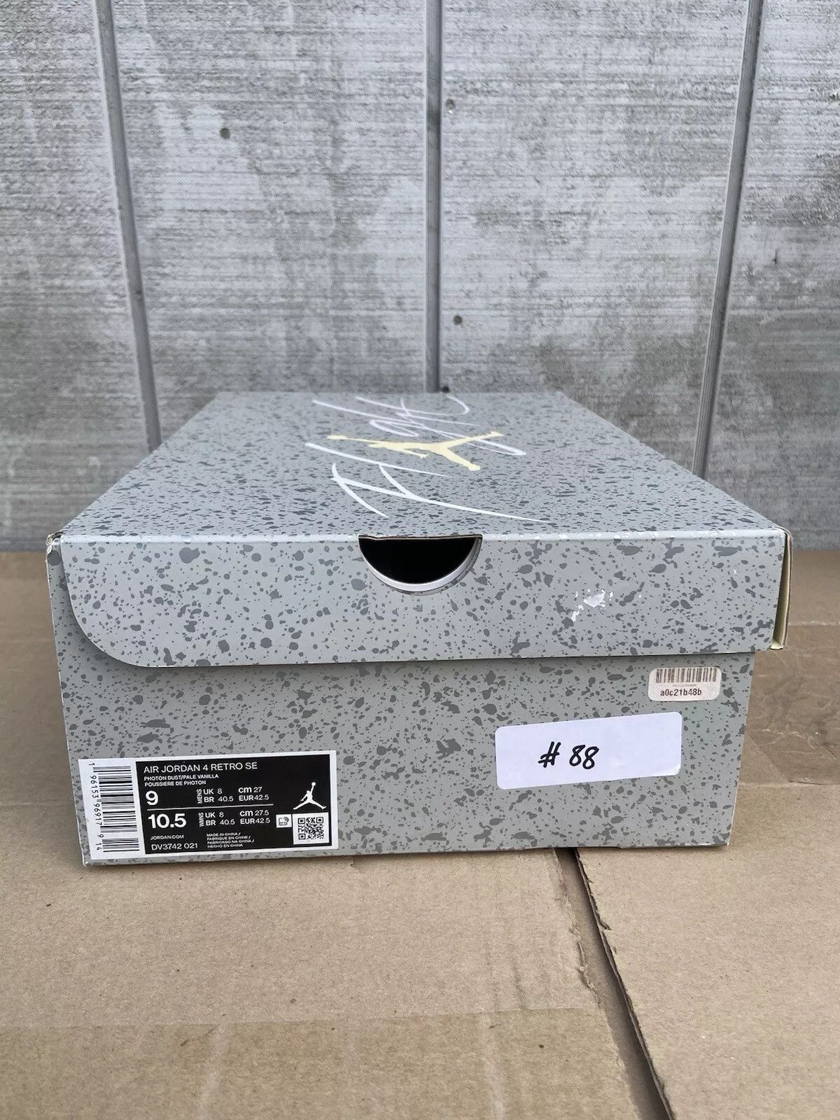 Nike Size 9 Men's Nike Air Jordan Retro 4 SE Craft Photon Dust Size US 9 / EU 42 - 11 Thumbnail