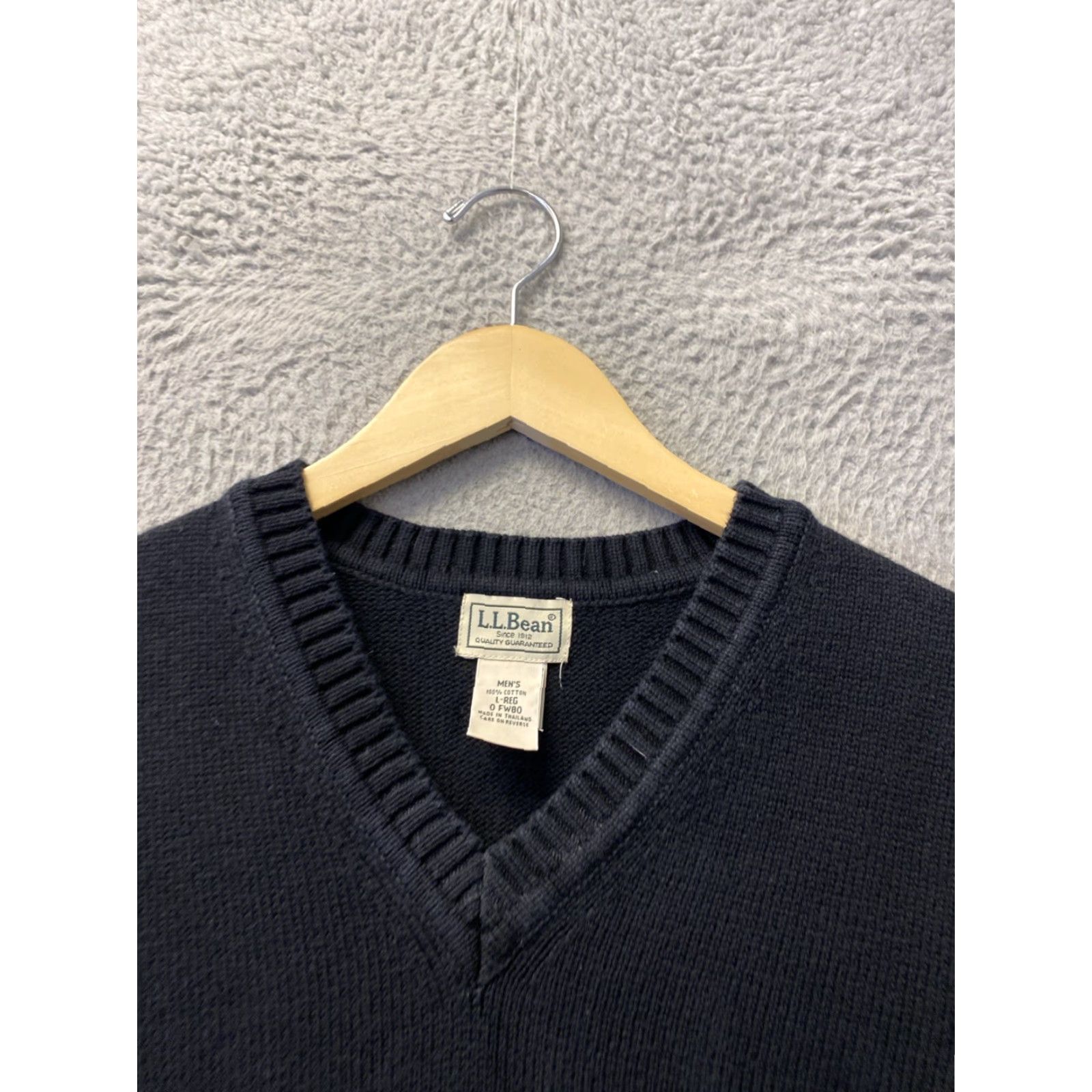 Vintage VINTAGE L.L.Bean Sweater Mens L Black Sleeveless V-Neck Pullover Regular /0549 Size US L / EU 52-54 / 3 - 3 Thumbnail