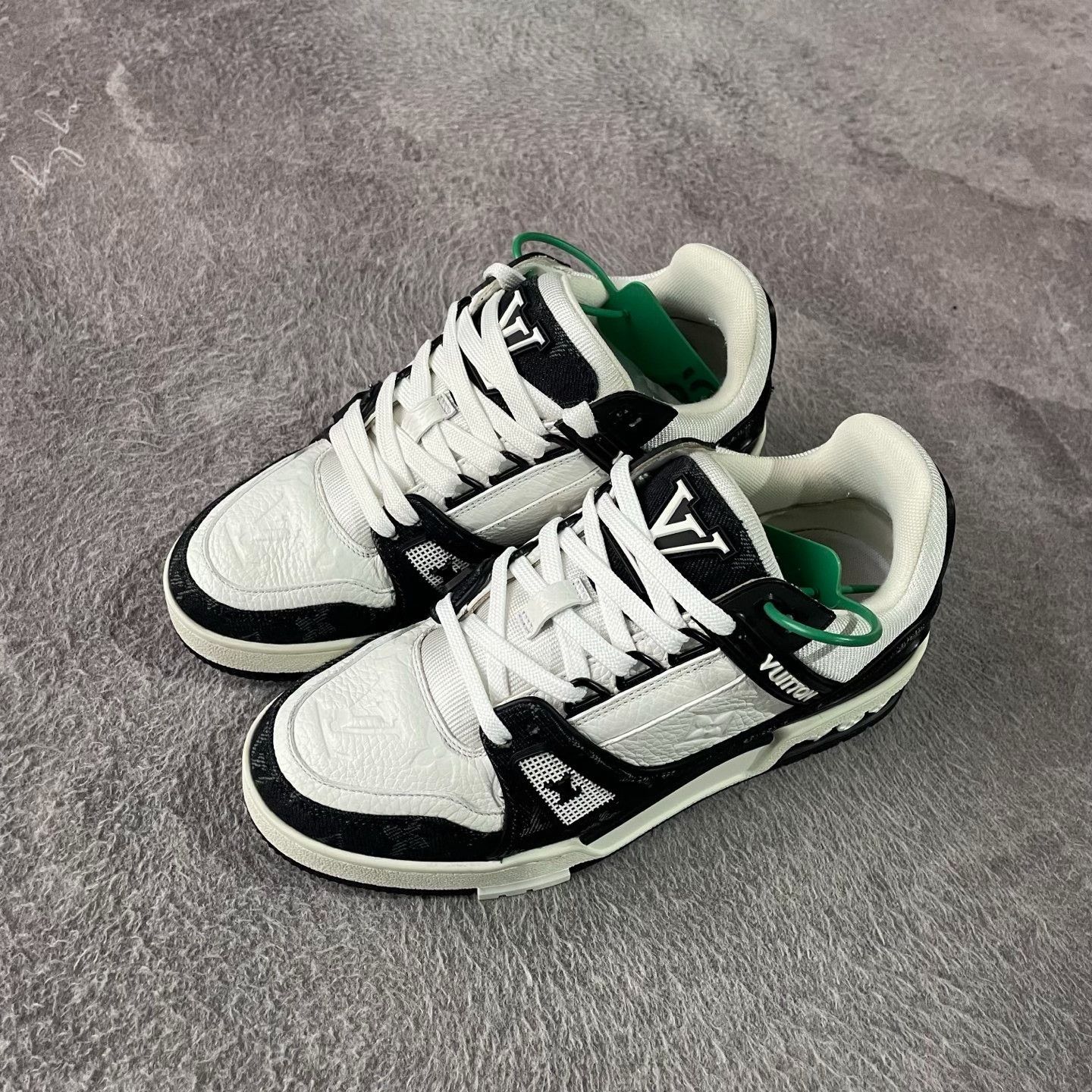 Louis Vuitton Louis Vuitton Training Black Lowtop Sneakers 36 Women Size US 6 / IT 36 - 1 Thumbnail