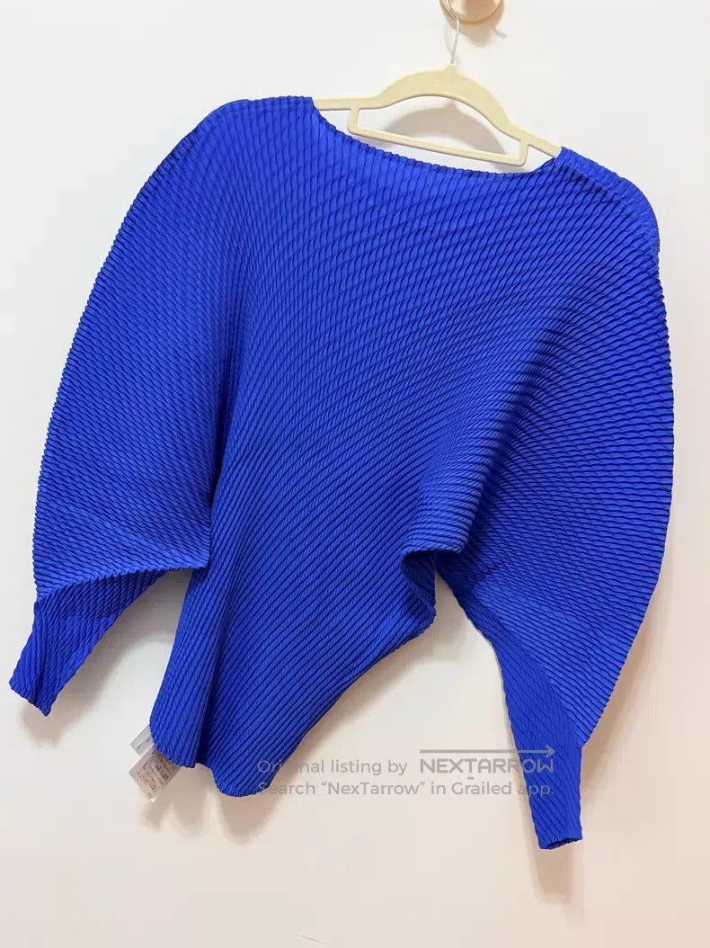 Issey Miyake Issey Miyake Fish Scale Pleated Top Size M / US 6-8 / IT 42-44 - 2 Thumbnail