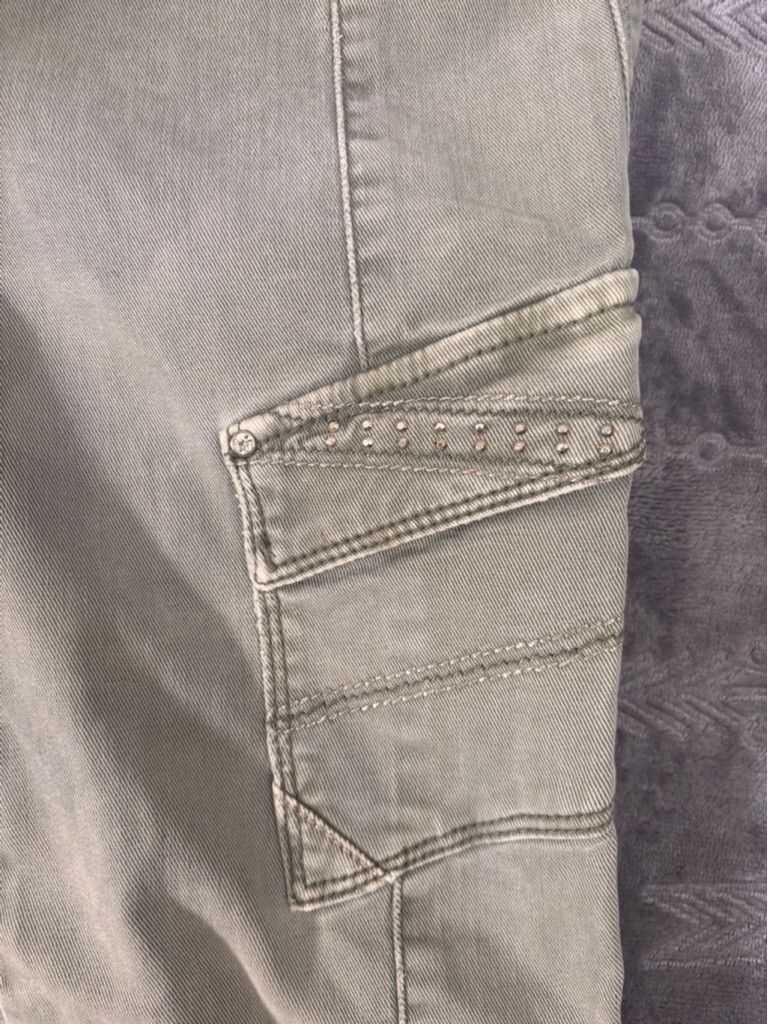White House Black Market Women's White House Black Market Green Cargo Pants Size 2R Size 28" / US 6 / IT 42 - 8 Thumbnail