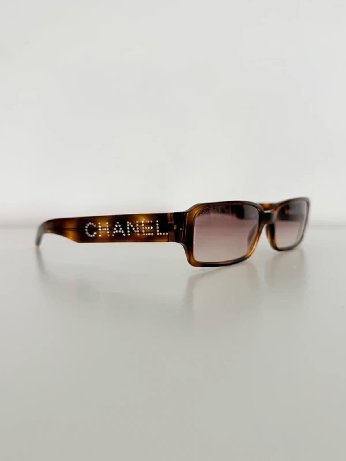 Chanel Chanel crystal rectangular sunglasses Size ONE SIZE - 6 Thumbnail