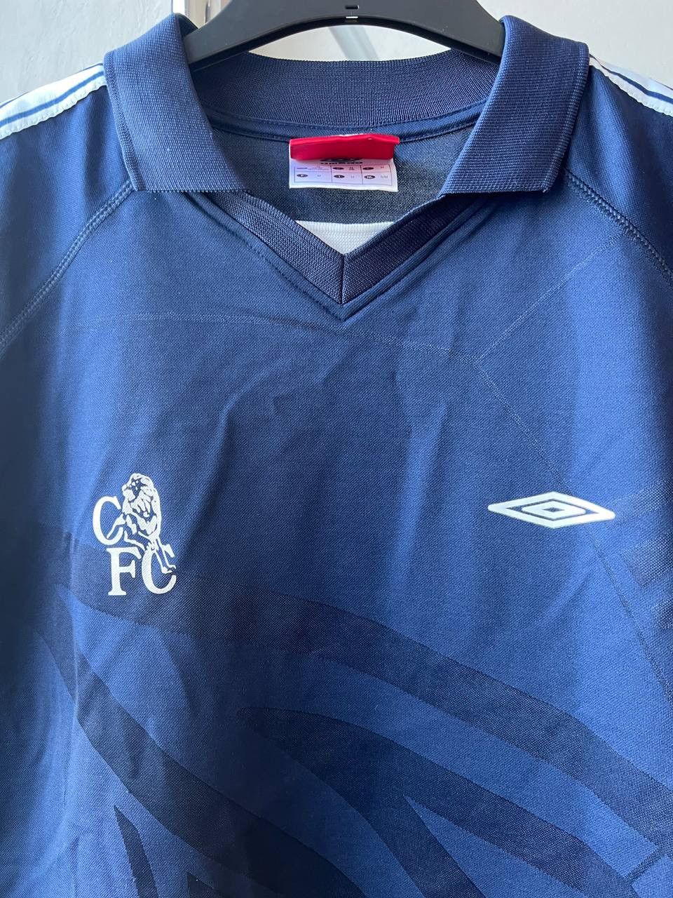 Umbro 1999/2000 CHELSEA FC RARE TRAINING SOCCER JERSEY SHIRT SZ M Size US M / EU 48-50 / 2 - 4 Thumbnail