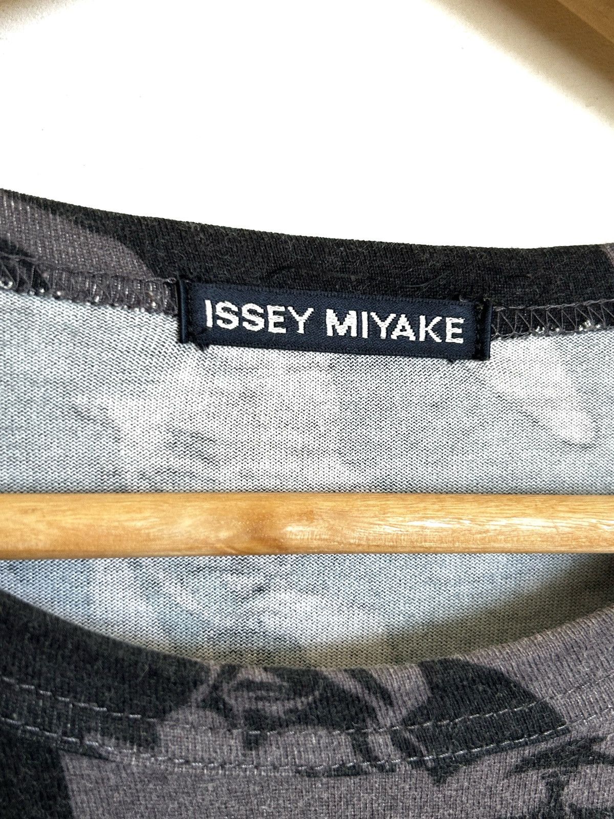 Issey Miyake RARE🔥A/W 2004 ISSEY MIYAKE MEN POTRAIT L/S HAGI BLOCK SEAMS Size US M / EU 48-50 / 2 - 8 Thumbnail
