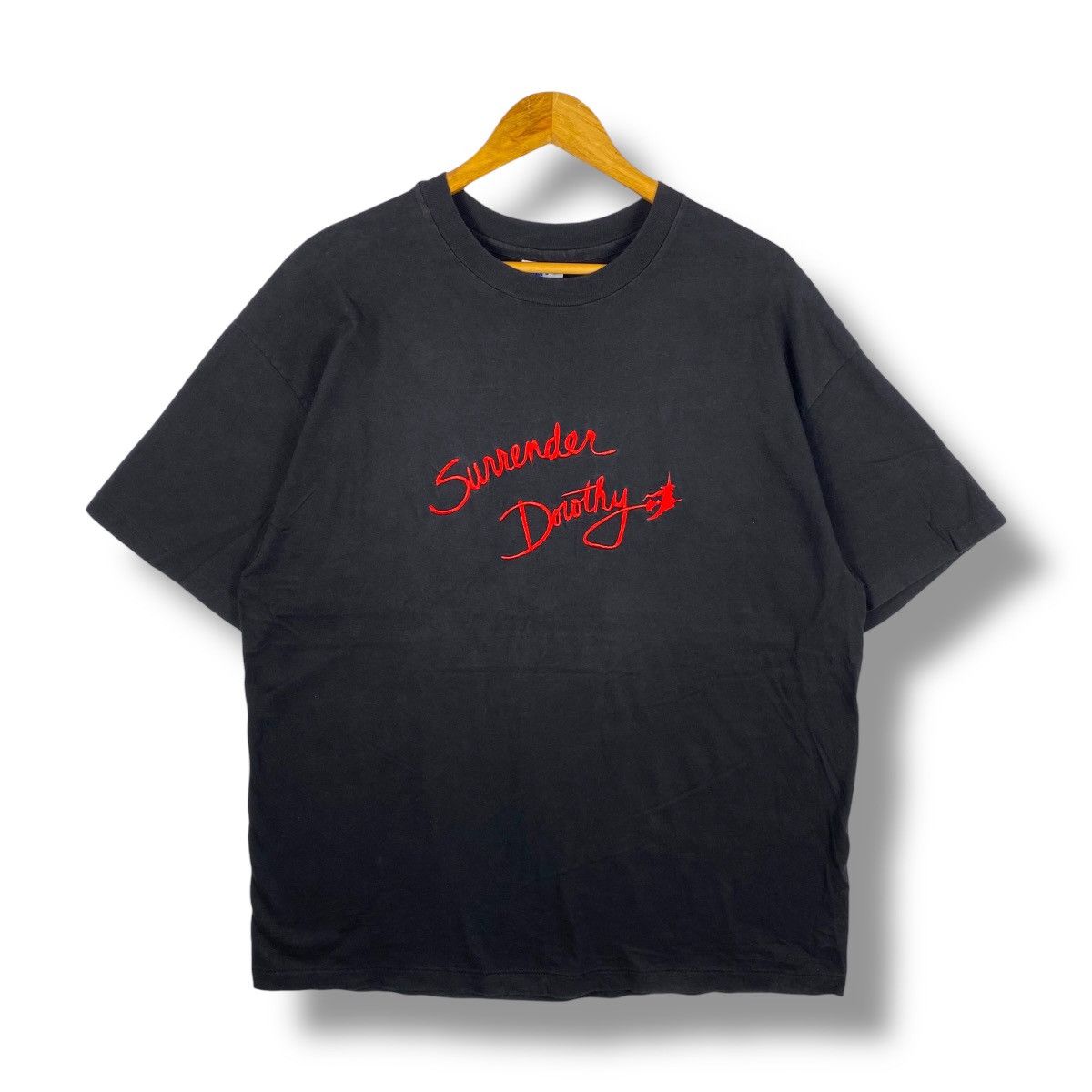 Vintage Vintage 90s SURRENDER DOROTHY Embroidery Logo Wizard Of Oz Size US XL / EU 56 / 4 - 1 Thumbnail