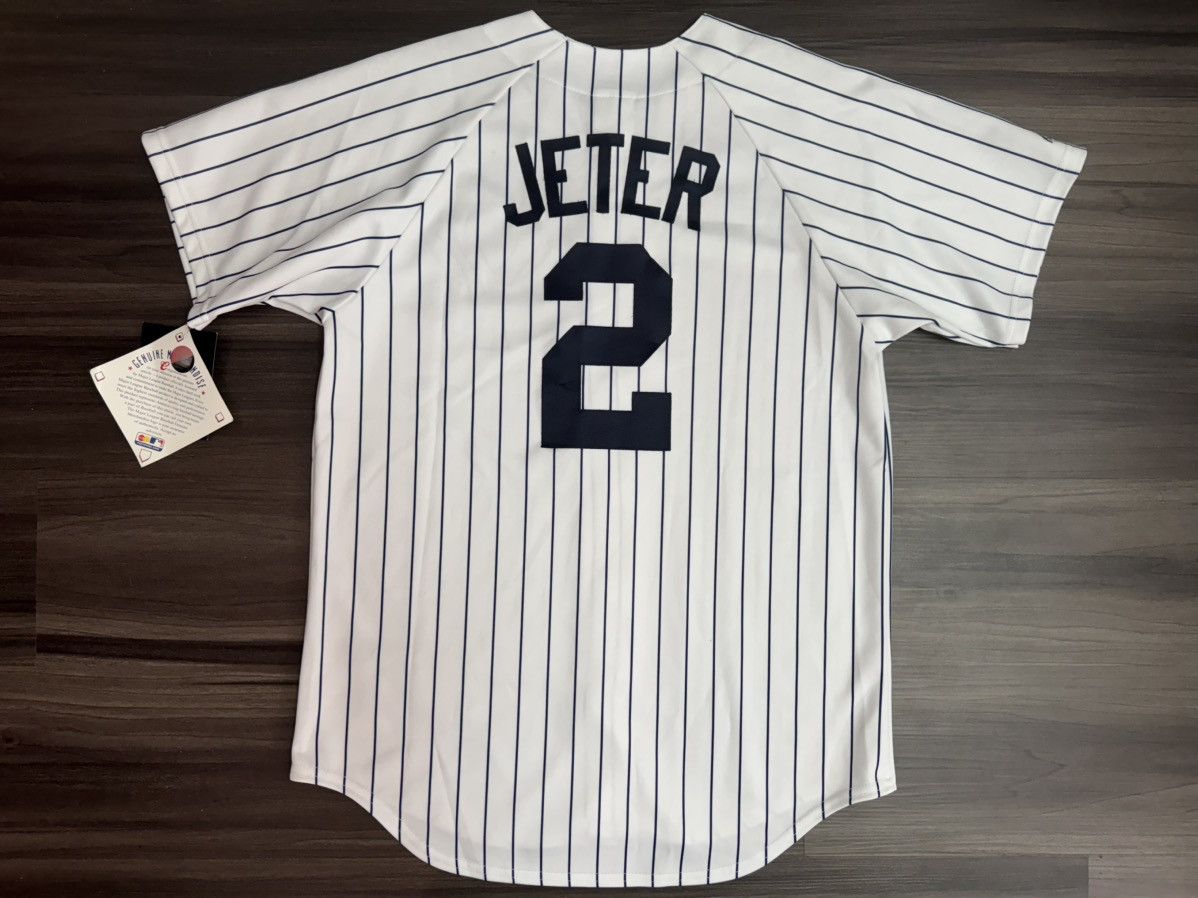 Majestic New York Yankees Derek Jeter 2 MLB Pinstripe Stitched Jersey Size US M / EU 48-50 / 2 - 8 Thumbnail
