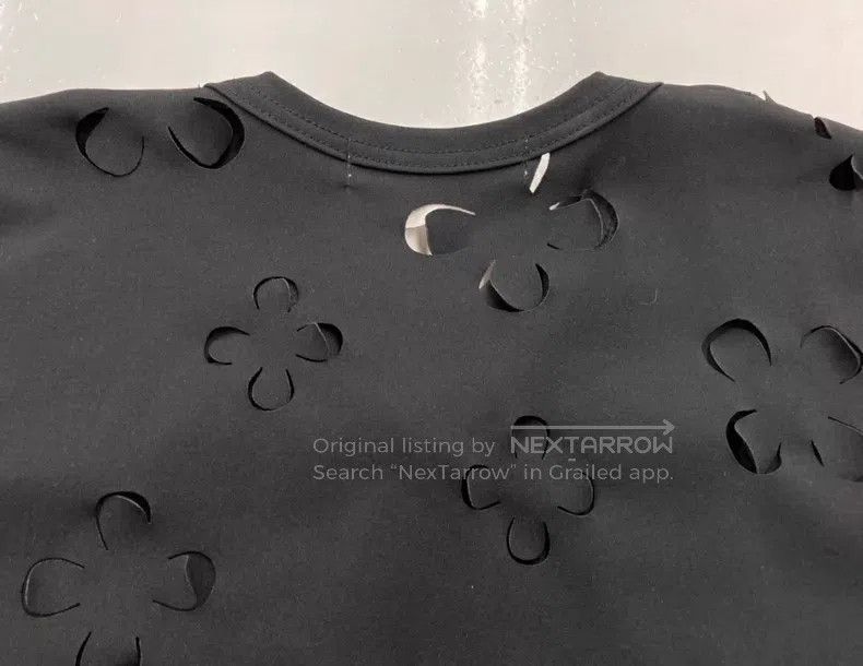 Comme des Garcons Comme des Garcons Round neck floral cutout top Size XS / US 0-2 / IT 36-38 - 4 Thumbnail