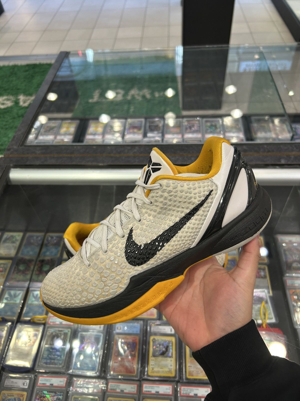 Nike Kobe 8 Del Sol Size US 9 / EU 42 - 2 Thumbnail