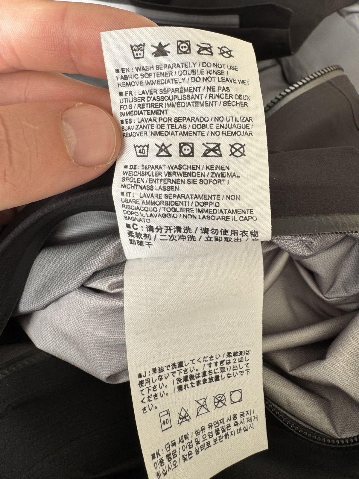 Arc'teryx NWT Arc’teryx Veilance Women’s Finite Goretex Overcoat Size ONE SIZE - 9 Thumbnail