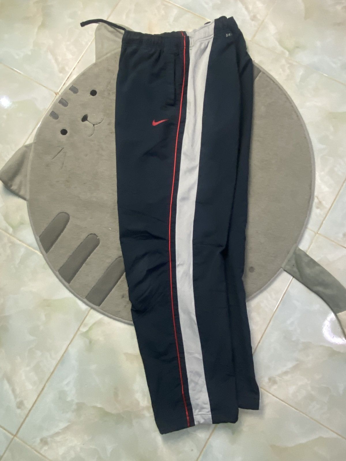Carhartt Wip × Nike VINTAGE NIKE 90S BAGGY NYLON WIDE LEG SWOOSH TRACK PANTS Y2K Size US 30 / EU 46 - 2 Thumbnail
