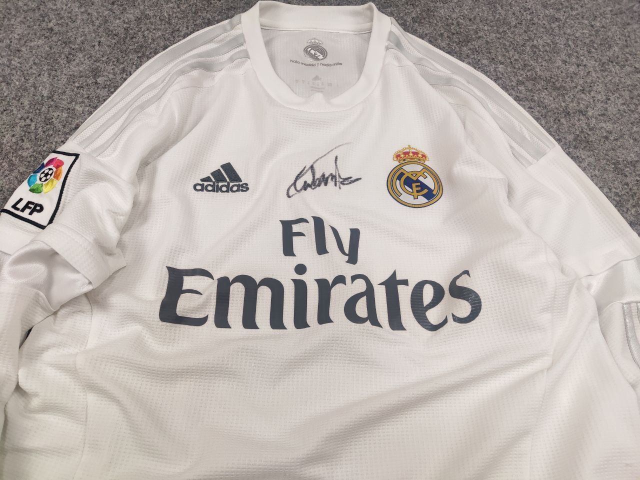 Adidas Aut 2015-16 Adidas Real Madrid Long Sleeve Jersey Shirt Home Size US M / EU 48-50 / 2 - 7 Thumbnail