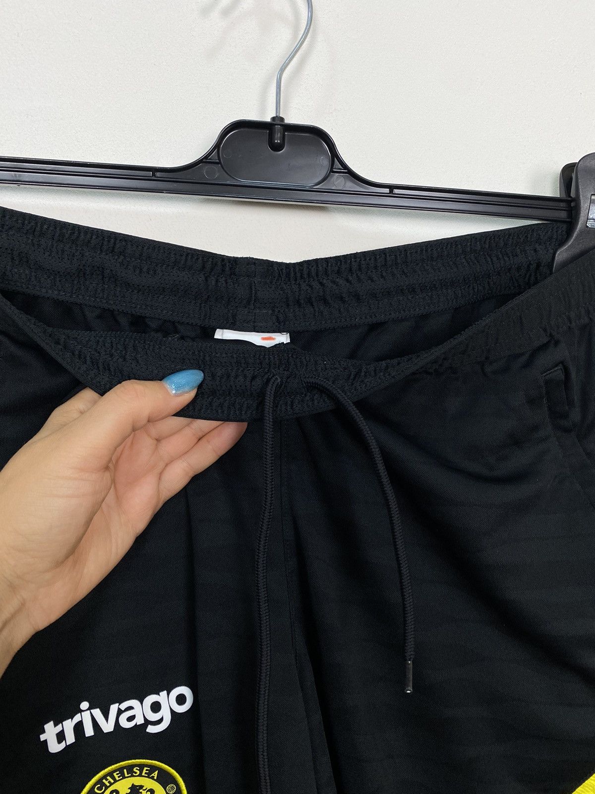 Vintage Chelsea Football Club Nike Training Shorts Size Large Black Size US 38 / EU 54 - 12 Thumbnail