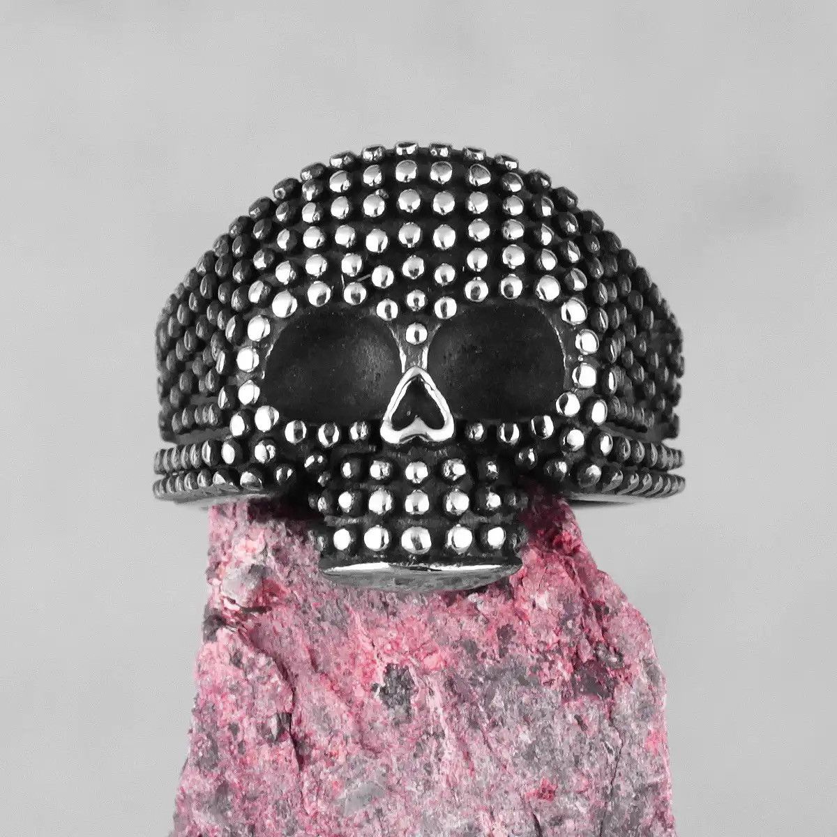 One Piece Retro Black Spot Skull Ring (size 7-13) Size ONE SIZE - 1 Thumbnail