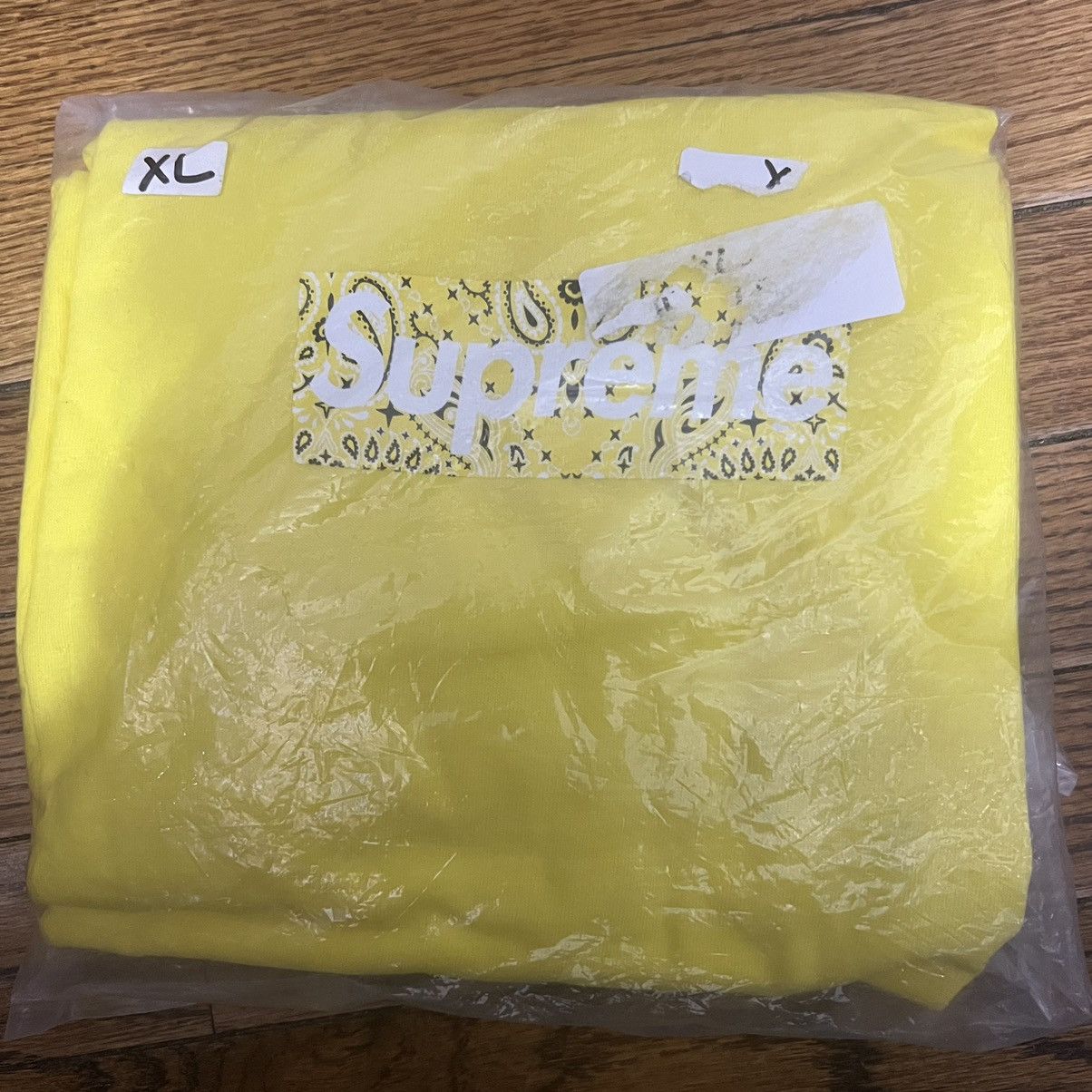 Supreme Supreme Bandana Box Logo Tee Yellow Size: XL Size US XL / EU 56 / 4 - 2 Thumbnail