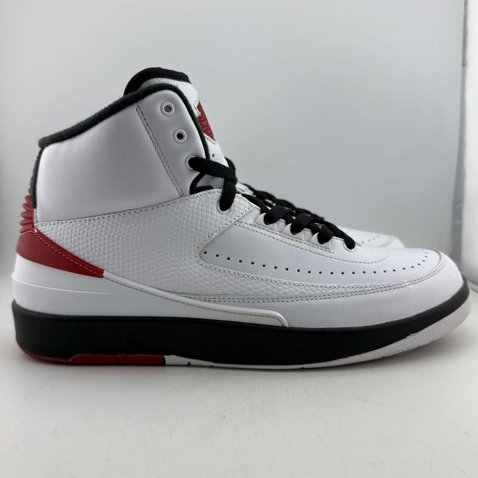 Nike Air Jordan 2 Retro White/Varsity Red-Black 9.5 Used OG Box Size US 9.5 / EU 42-43 - 4 Thumbnail