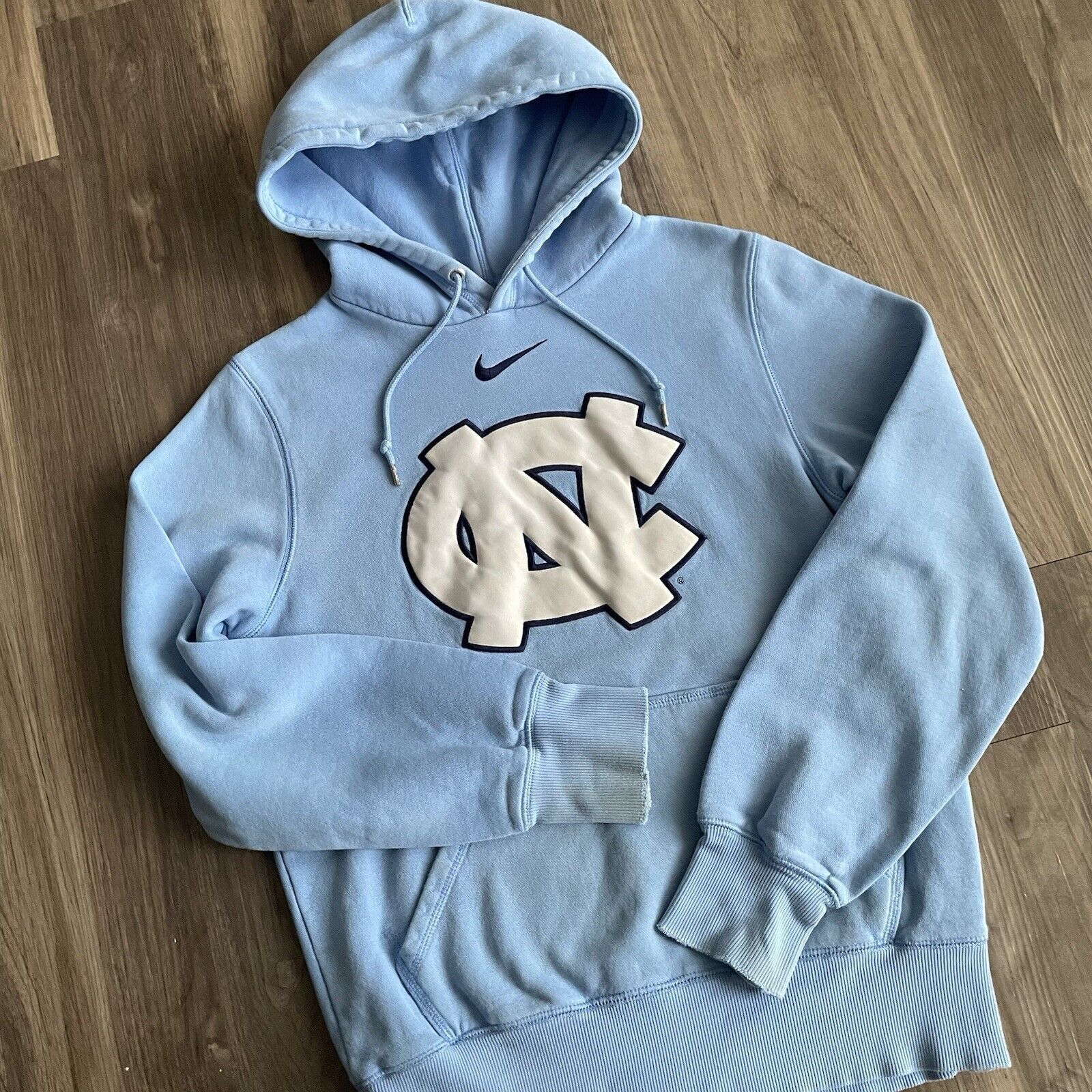 Nike × Vintage Nike UNC Center Swoosh Hoodie Size S Embroidered Baby Blue Size US S / EU 44-46 / 1 - 4 Thumbnail