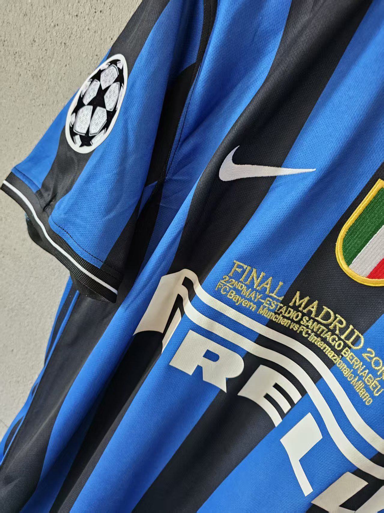 Other 2010 Inter Milan #22 Milito Jersey Home Size US L / EU 52-54 / 3 - 3 Thumbnail