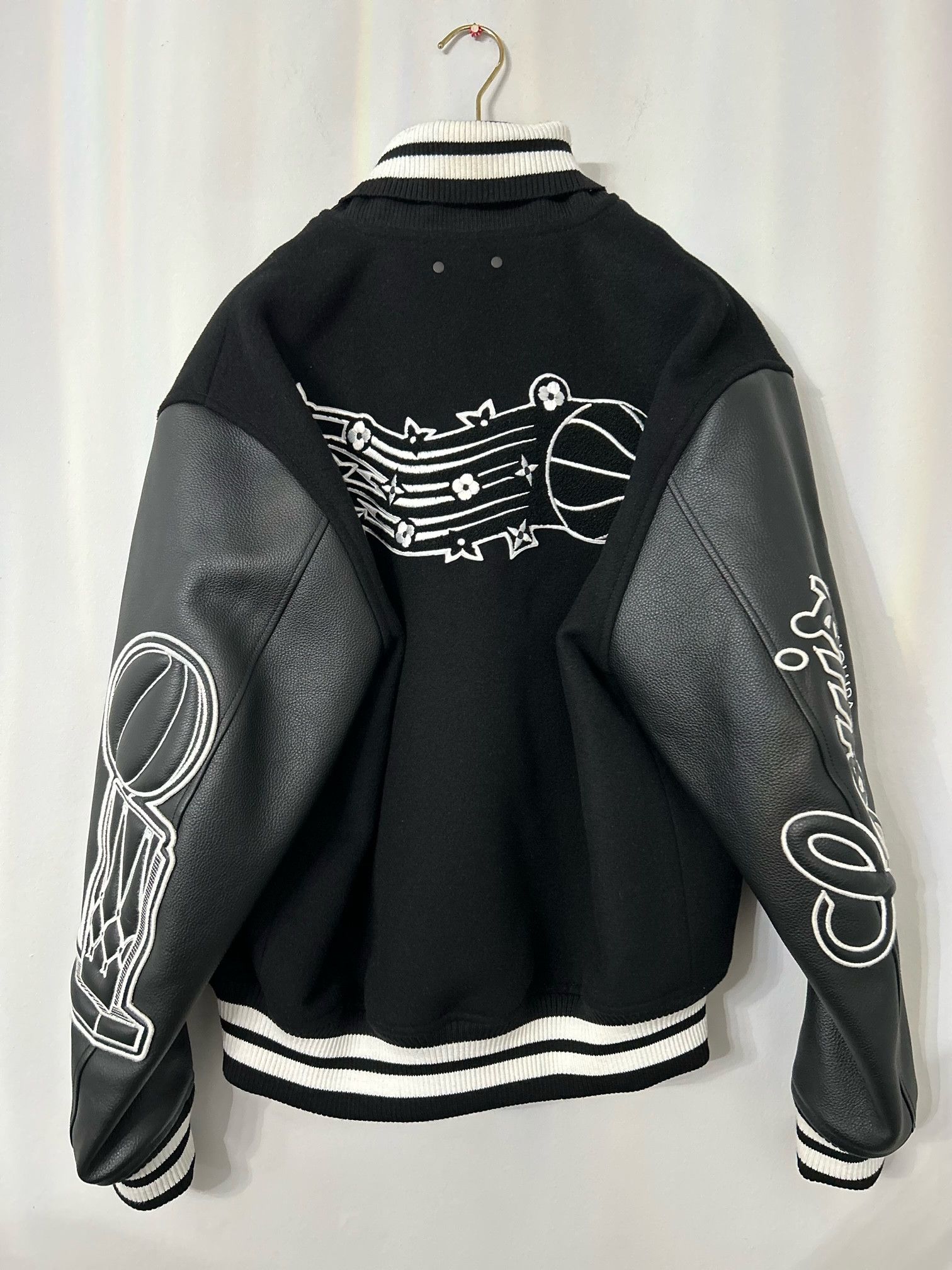 Louis Vuitton × Virgil Abloh Louie Vuitton Virgil Abloh NBA jacket Size US L / EU 52-54 / 3 - 10 Thumbnail