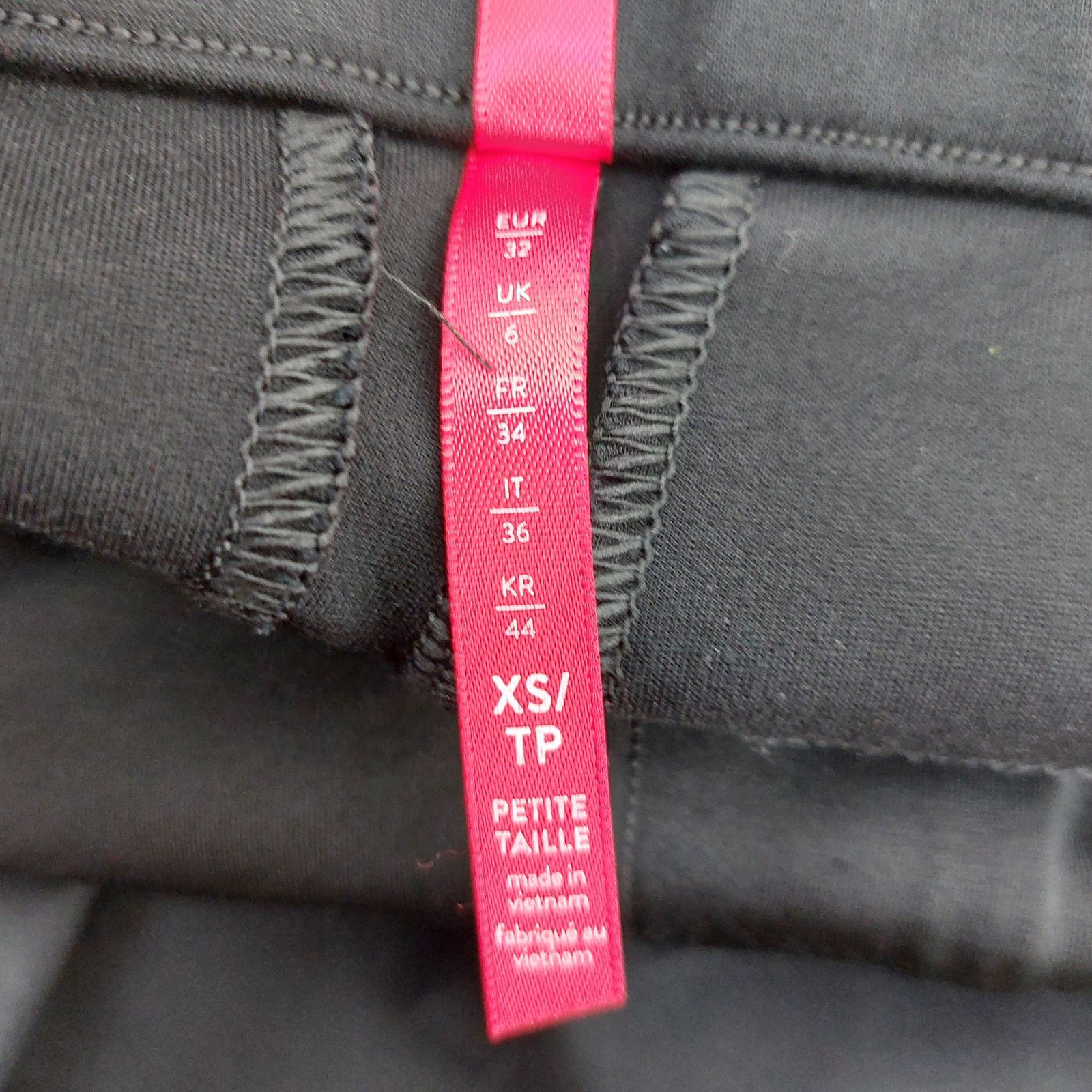 Spanx Spanx Black Pants Women Petite XS Black Activewear Leggings Size 25" / US 0 / IT 36 - 4 Thumbnail
