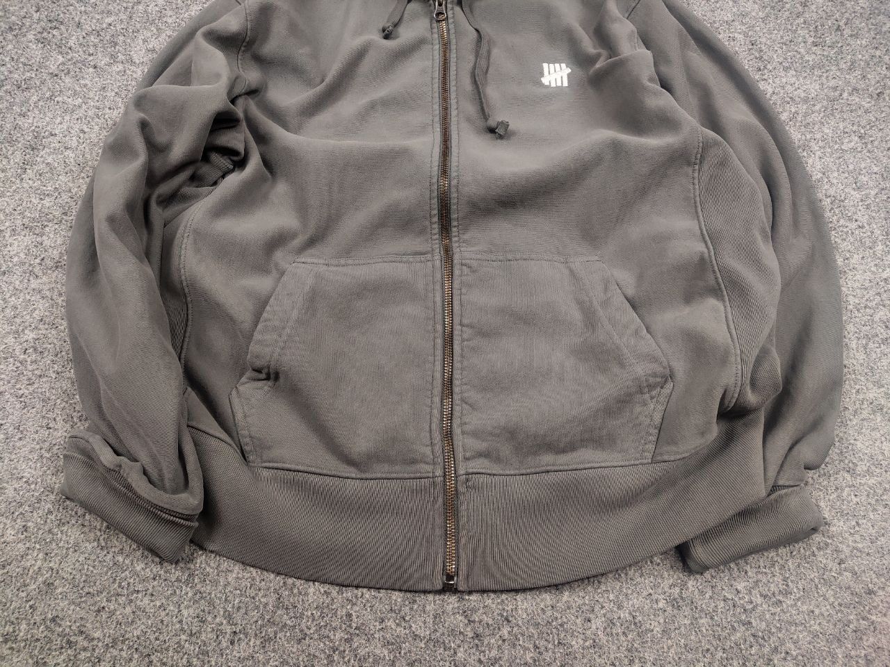 Undefeated Undefeated Zip up Gray Hoodie Big Embroidery Logo Size US L / EU 52-54 / 3 - 7 Thumbnail
