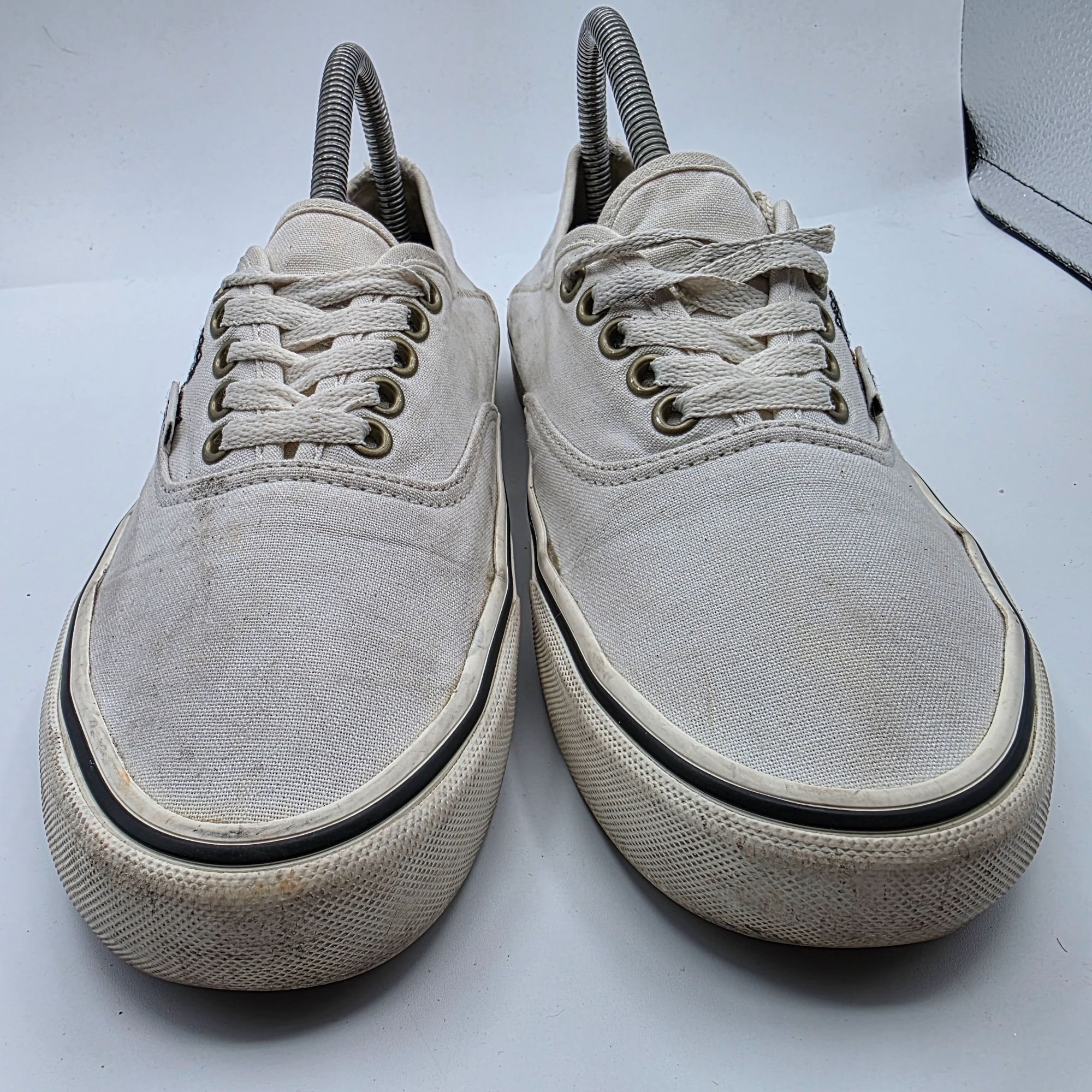 Vans Vans EcoCush Womens Size 9 White Canvas Sneakers Floral Embr Size US 9 / IT 39 - 2 Thumbnail