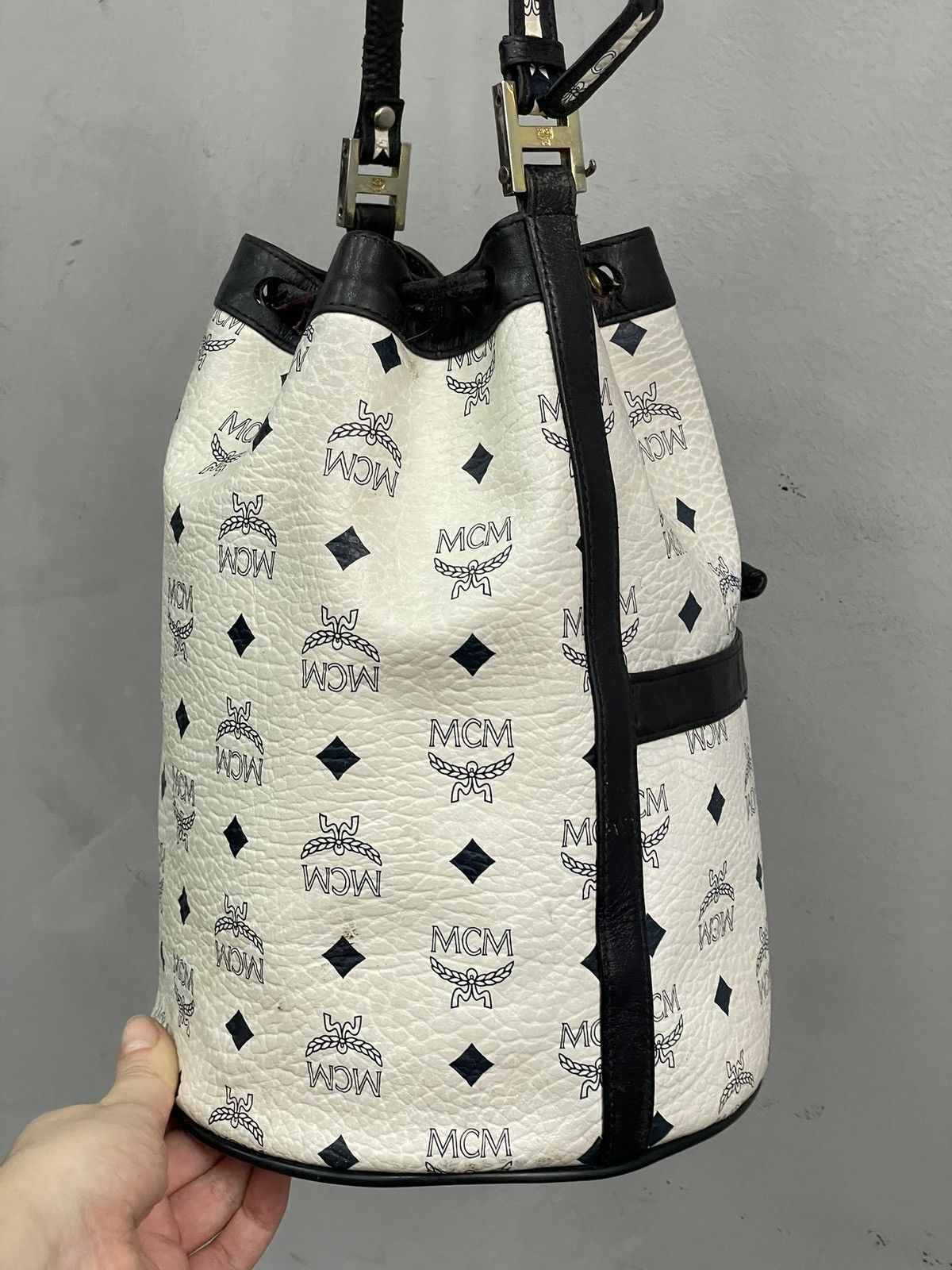 MCM MCM White Logo Print Leather Bucket Shoulder Bag Size ONE SIZE - 10 Thumbnail