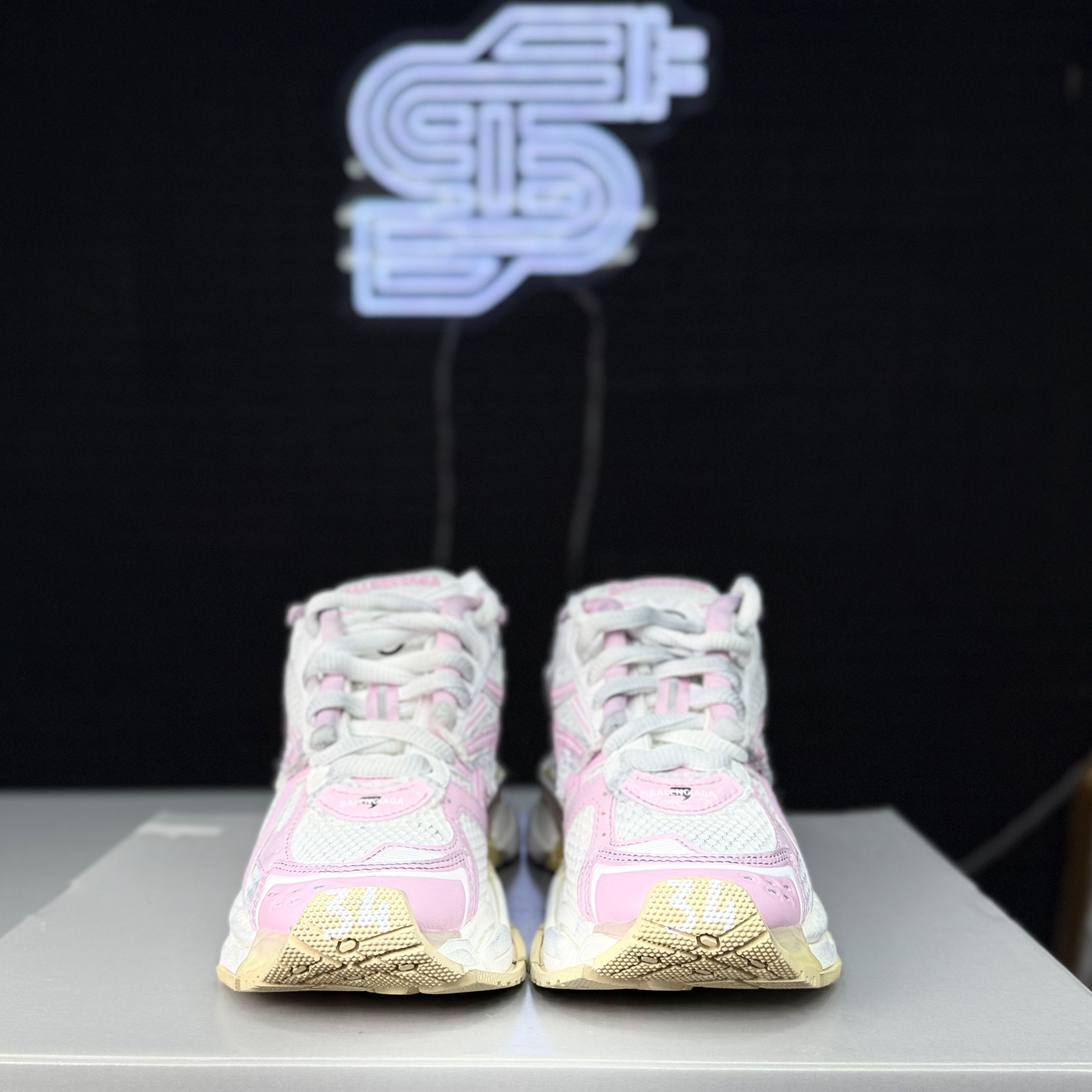 Balenciaga Balenciaga Runner White/Pink Size US 4 / IT 34 - 6 Thumbnail