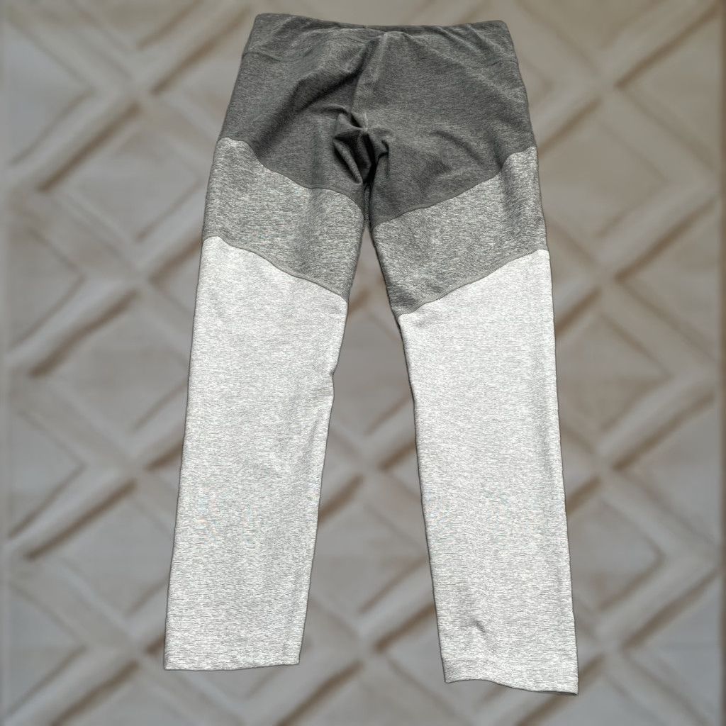 Outdoor Voices Outdoor Voices Leggings Compression Womens XL Gray Colorblock Active Yoga 31x26 Size 40" / US 18 - 1 Thumbnail