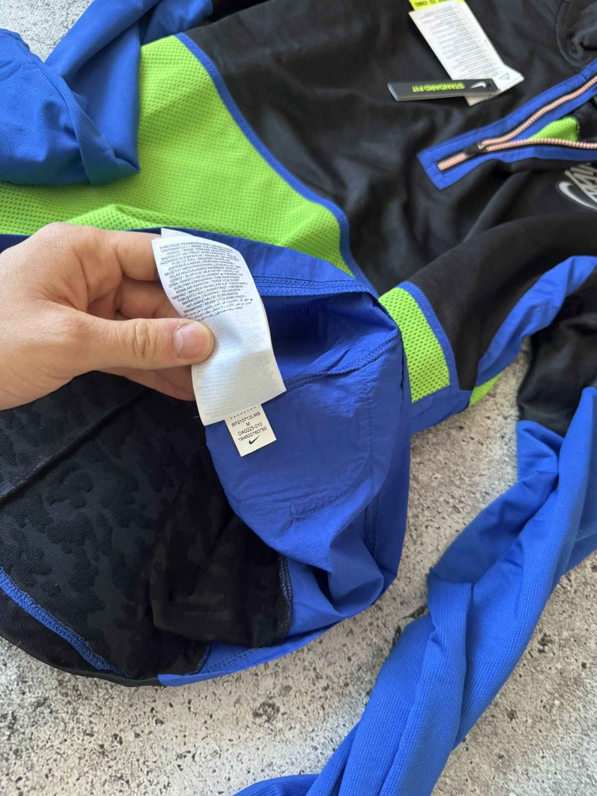 Nike Nike Running Windbreakers Jacket Men’s Sportswears Sport Size US M / EU 48-50 / 2 - 11 Thumbnail