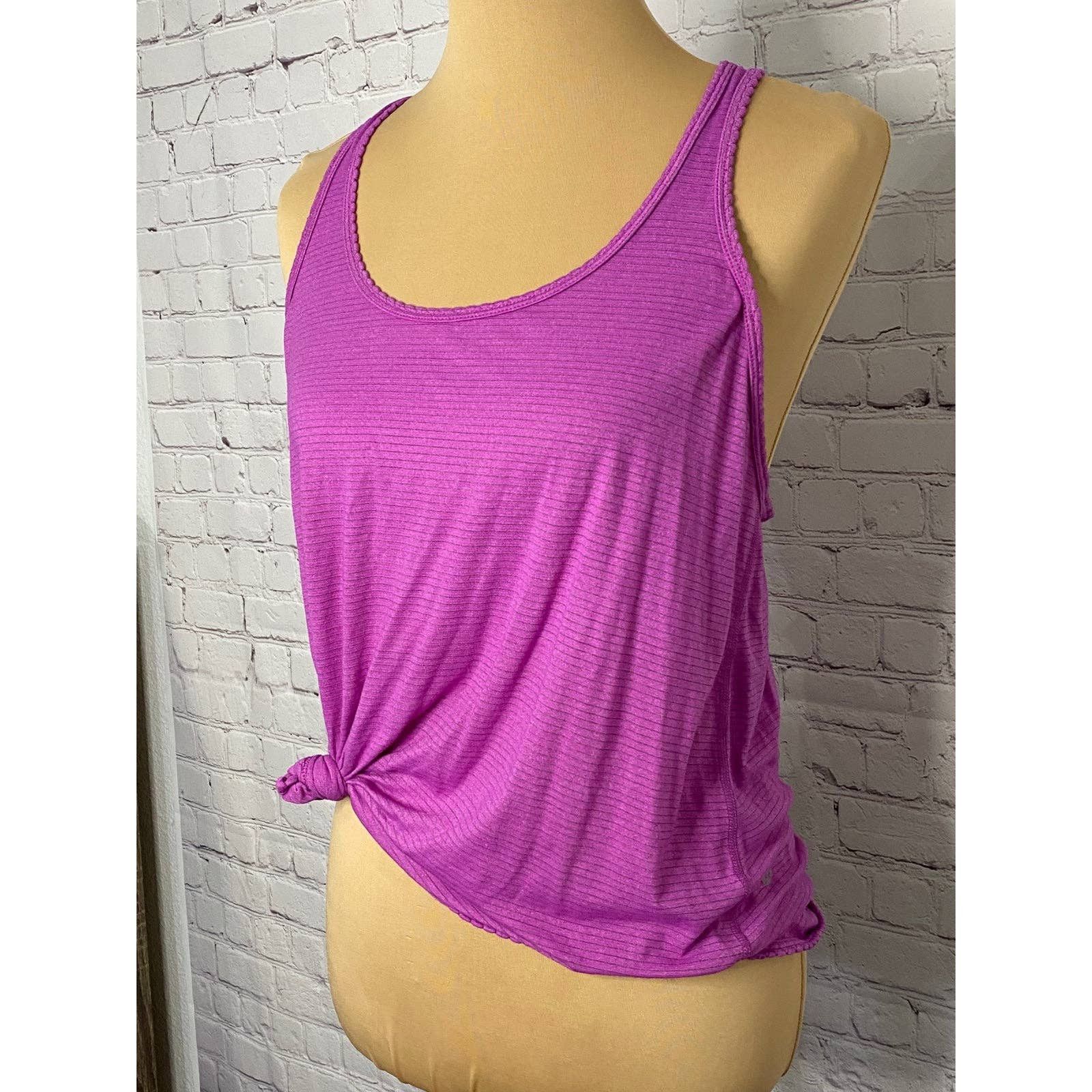 Lululemon lululemon tank top size 8 Size M / US 6-8 / IT 42-44 - 2 Thumbnail