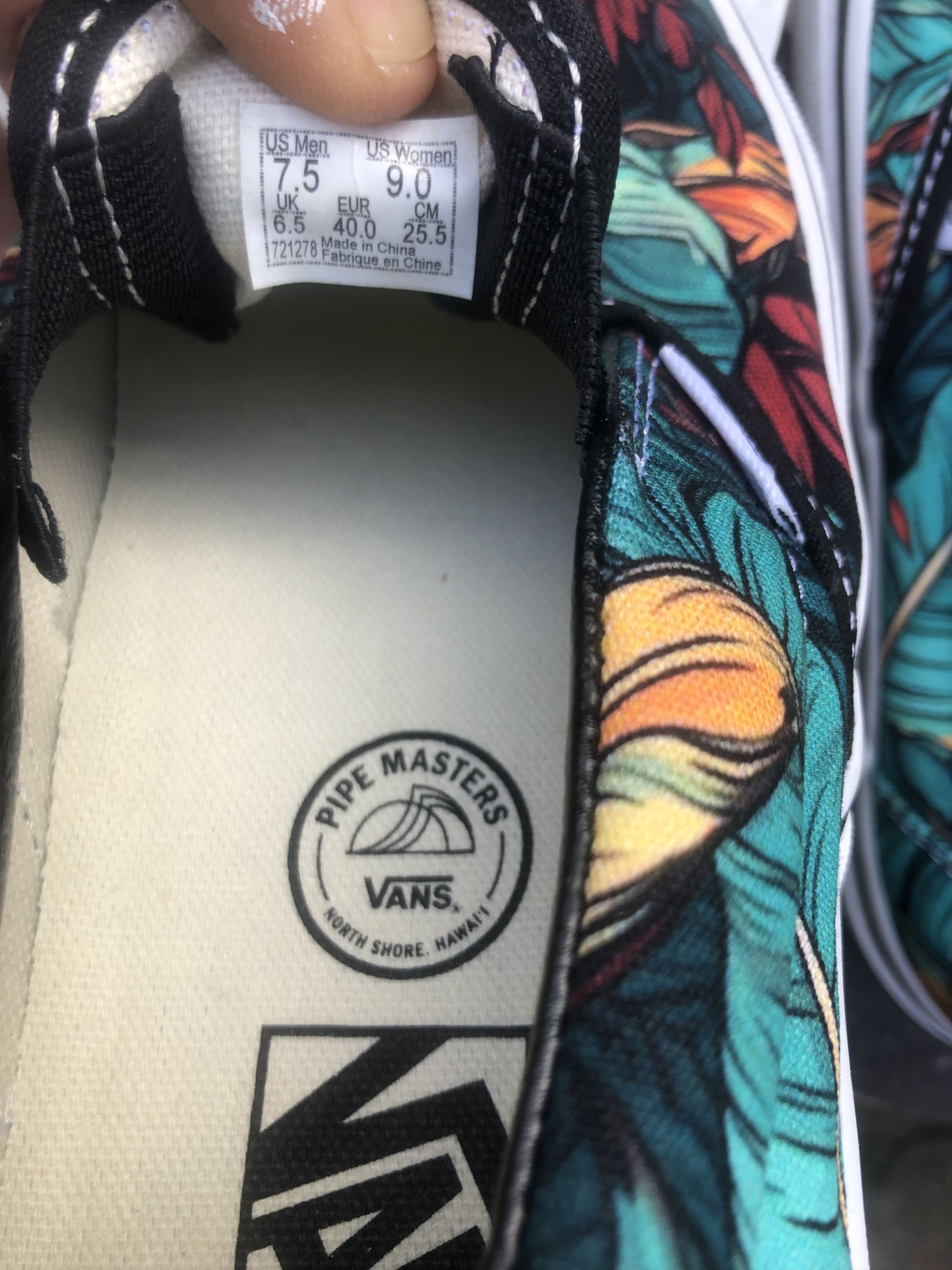 Vans Vans triple crown 2015 limited edition new Size US 7 / EU 40 - 14 Thumbnail