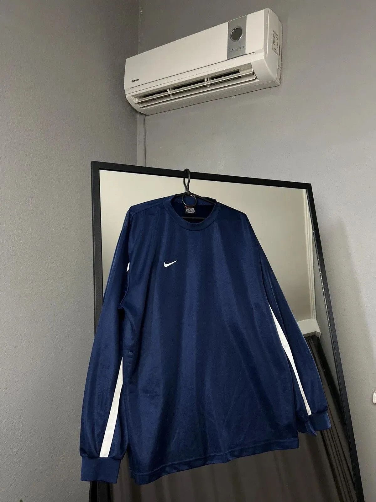 Nike Vintage Nike Drill Rugby Polo Long Sleeve Y2K Size US XL / EU 56 / 4 - 2 Thumbnail