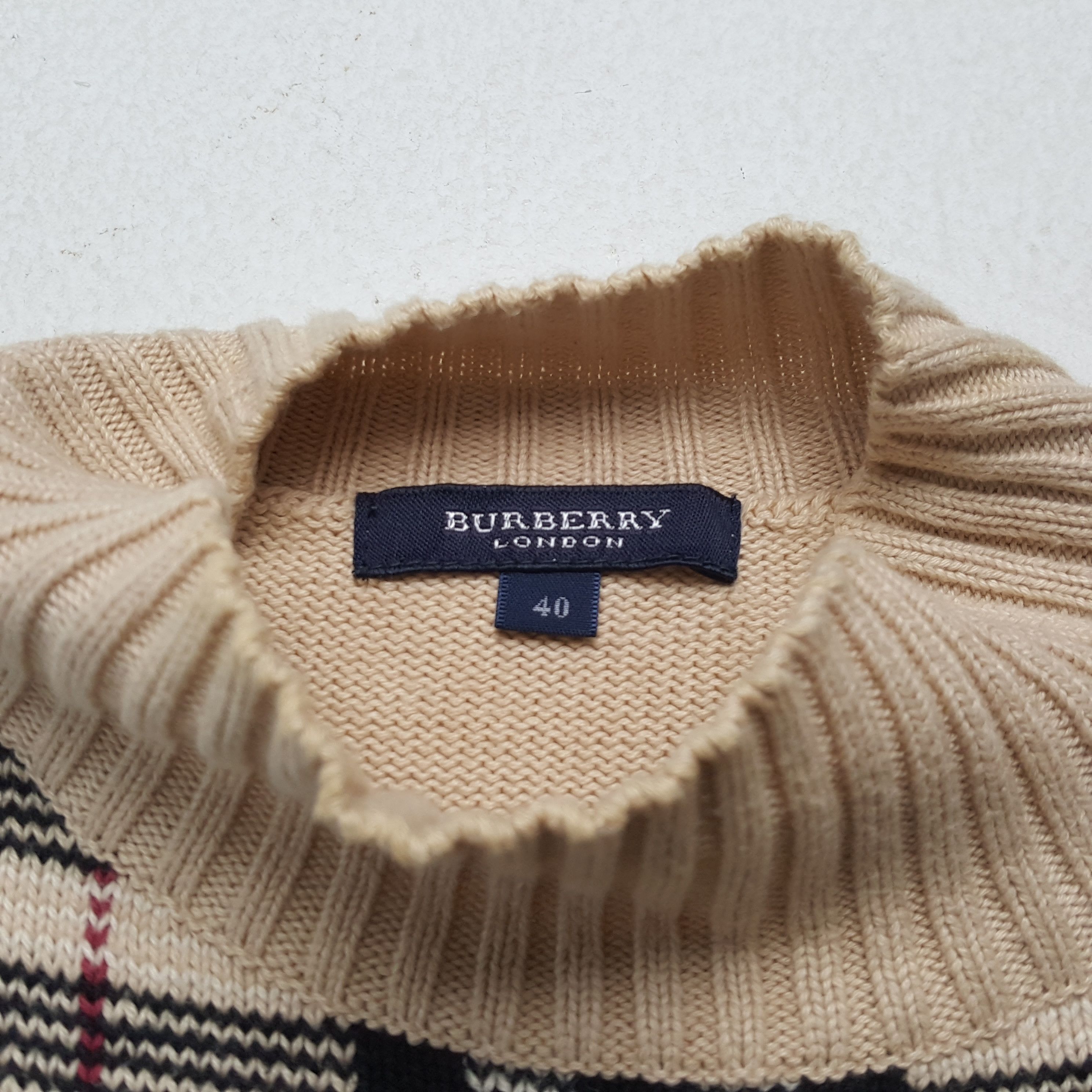 Burberry × Vintage BURBERRY LONDON Winter Style Nova Check Design Tshirt Size S / US 4 / IT 40 - 6 Thumbnail
