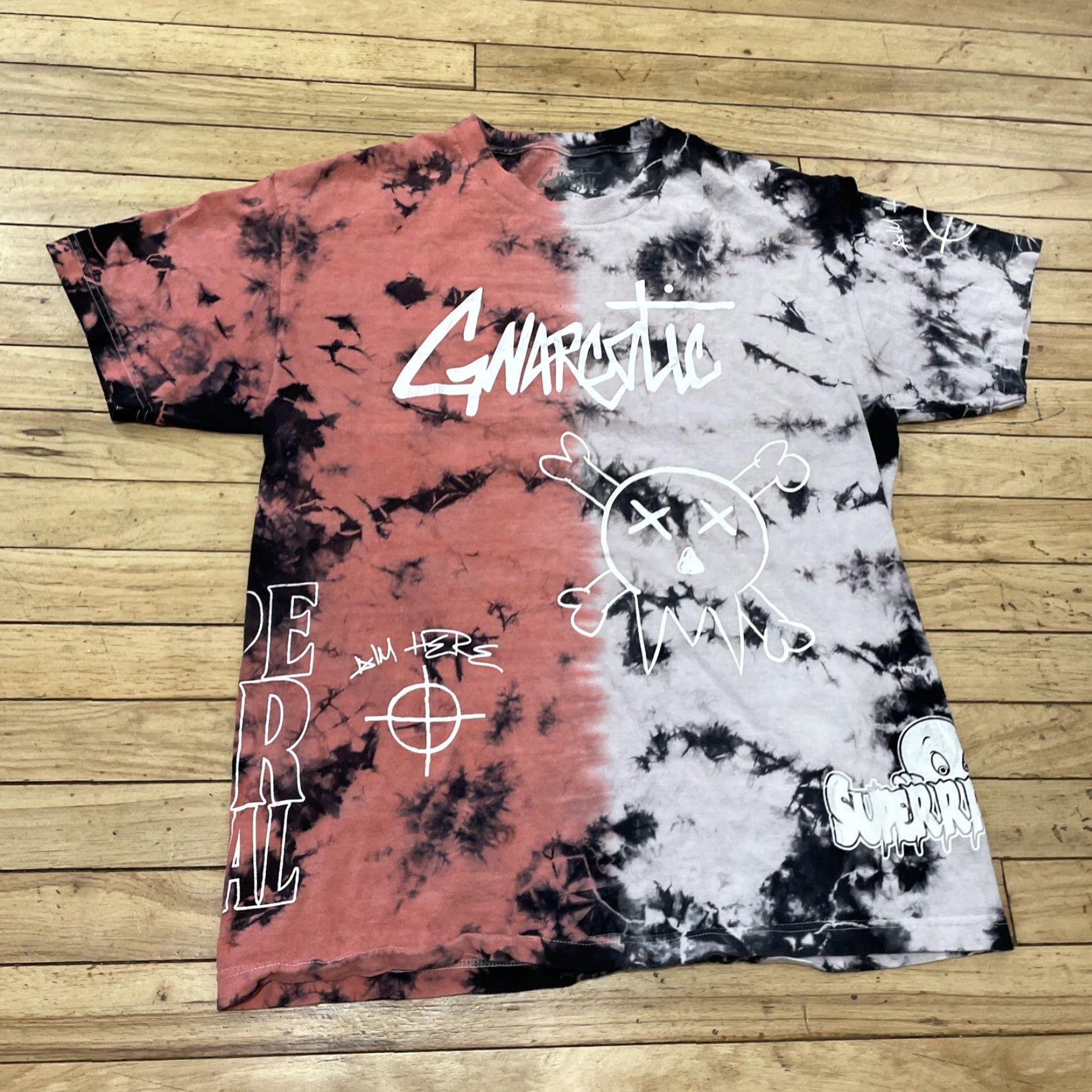 Pinko GNARCOTIC Street Addict Mens L Black Pink Tie Gye Graphic 2side HipHop T-Shirt Shirt Pink Black Logo Crew Neck Short Sleeve Knitرت Size US L / EU 52-54 / 3 - 2 Thumbnail