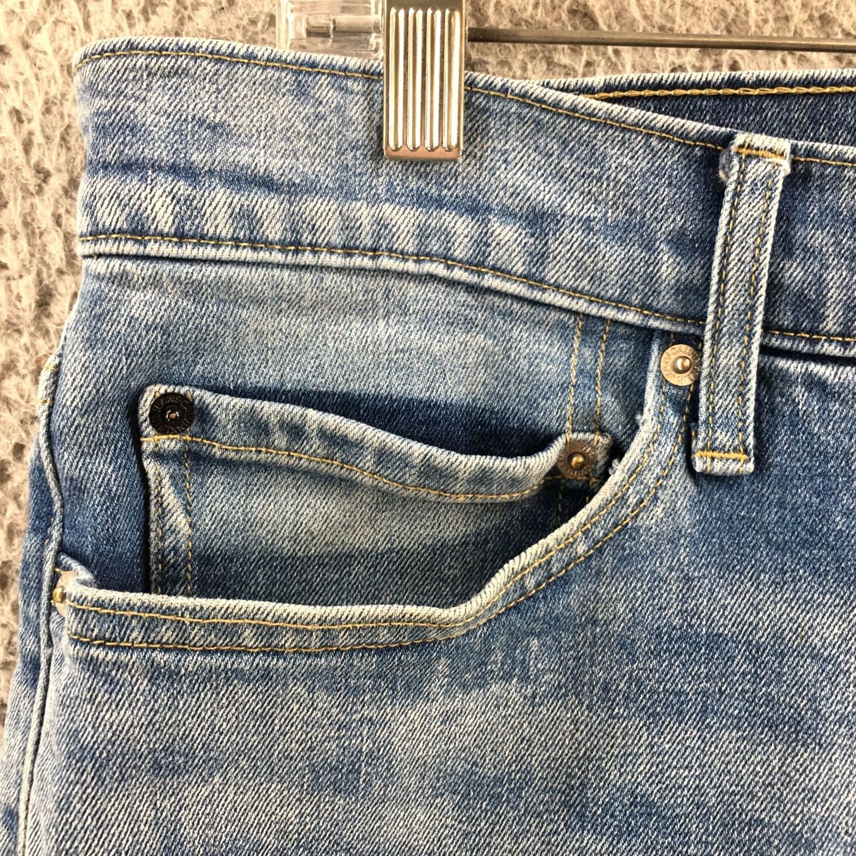 Calvin Klein Calvin Klein Bermuda Shorts Womens 33 Blue Denim Hi-Rise Cuffed Shorts Bermuda (Regular) Womens Buy Now Size 24" / US 00 / IT 34 - 4 Thumbnail