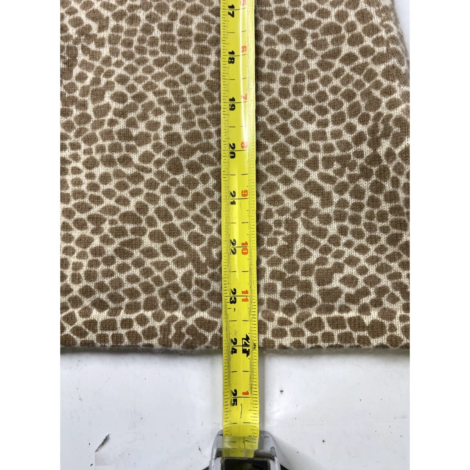 Saks Fifth Avenue Saks Fifth Avenue Sweater Shirt Womens 100% Cashmere Short Sleeve Animal Print Cheetah Leopard Small S Multicolor Pullover Round Neck Womens Size S / US 4 / IT 40 - 4 Thumbnail