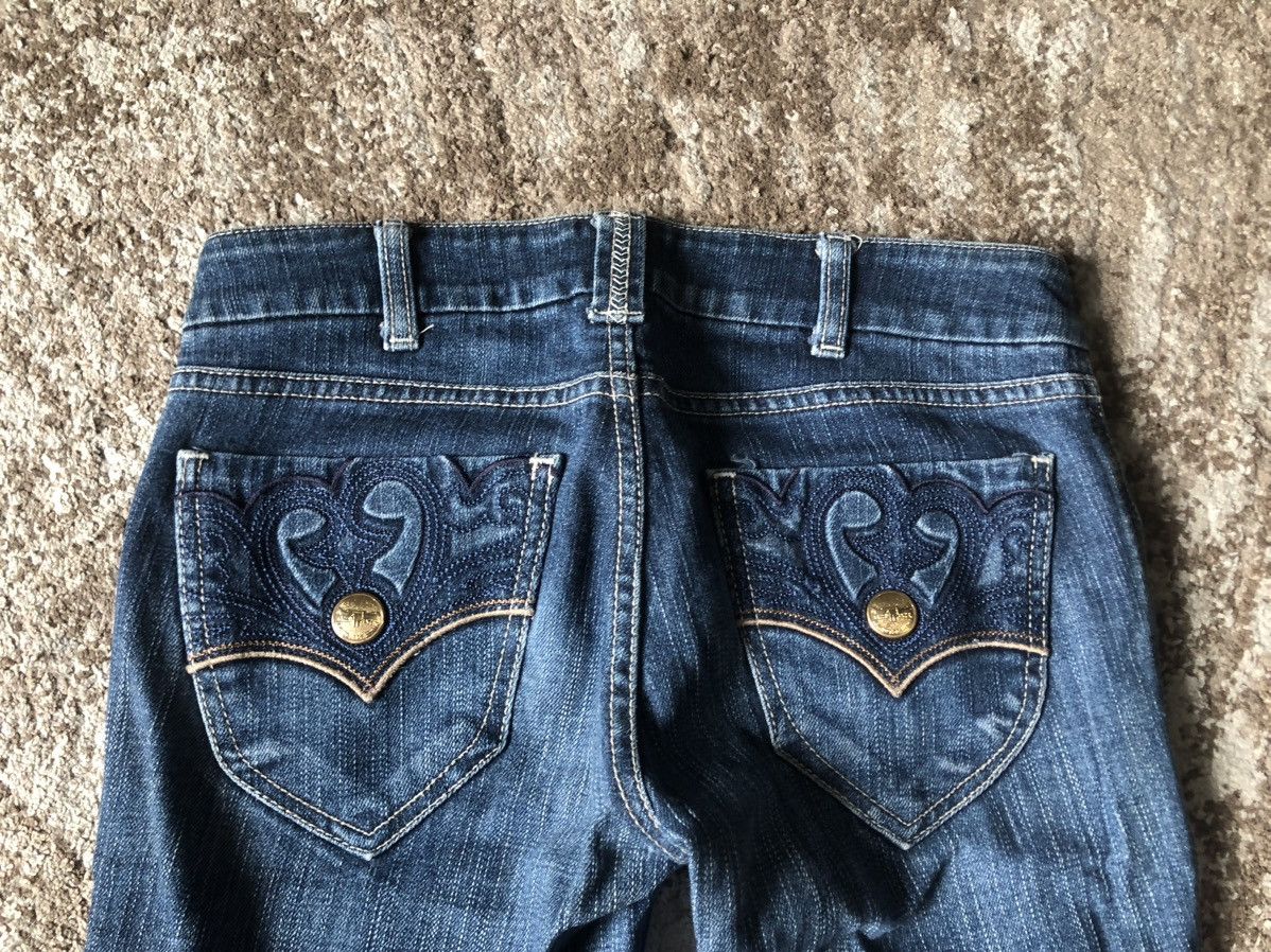 Levi's ‼️Last Drop‼️Vtg🔥Levi’s🔥Flared Distressed Denim Ladies Size 27" / US 4 / IT 40 - 10 Thumbnail