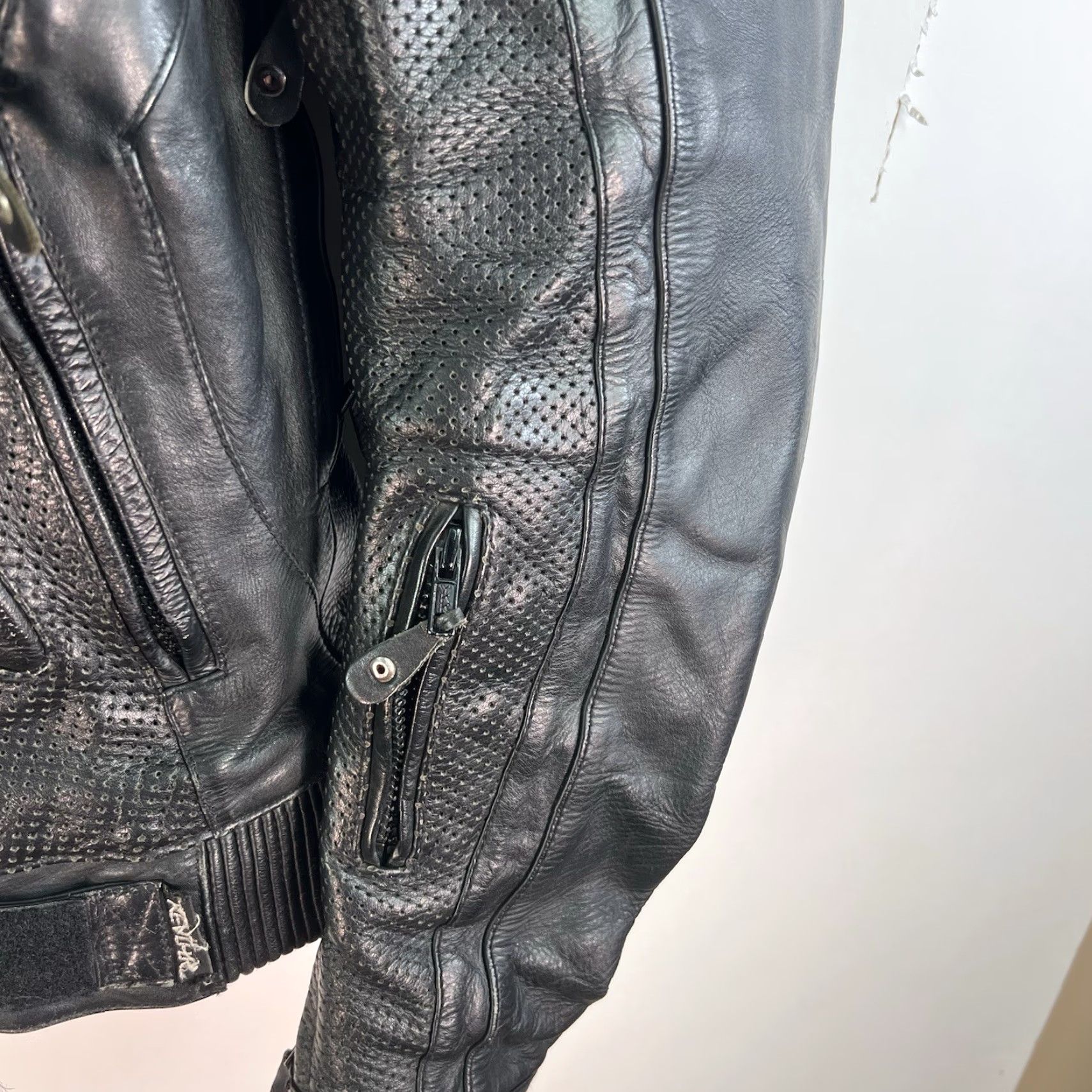 Vintage VINTAGE Xpert Motorcycle Jacket Black Leather Padded 42 Men Sportswear Normal Fit Mid-Length Band Collar Jacket/Moto Size US XS / EU 42 / 0 - 5 Thumbnail