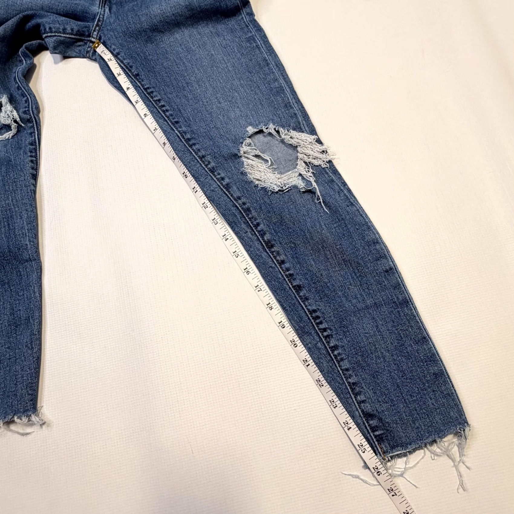 Levi's Levi's Wedgie Skinny Jeans Womens 27 Blue High Rise Distressed Stretch Denim, 5-Pocket, Button Fly, 27 in Inseam, Medium Wash, Jeans Size 27" / US 4 / IT 40 - 3 Thumbnail