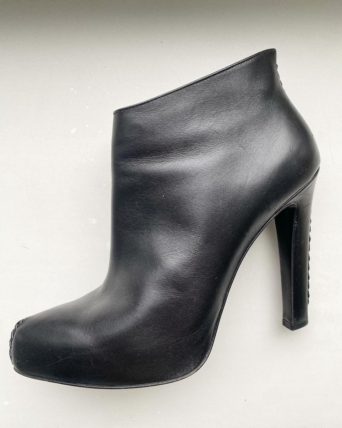 image of Roger Vivier Black Ankle Boots, Women's (Size 7)