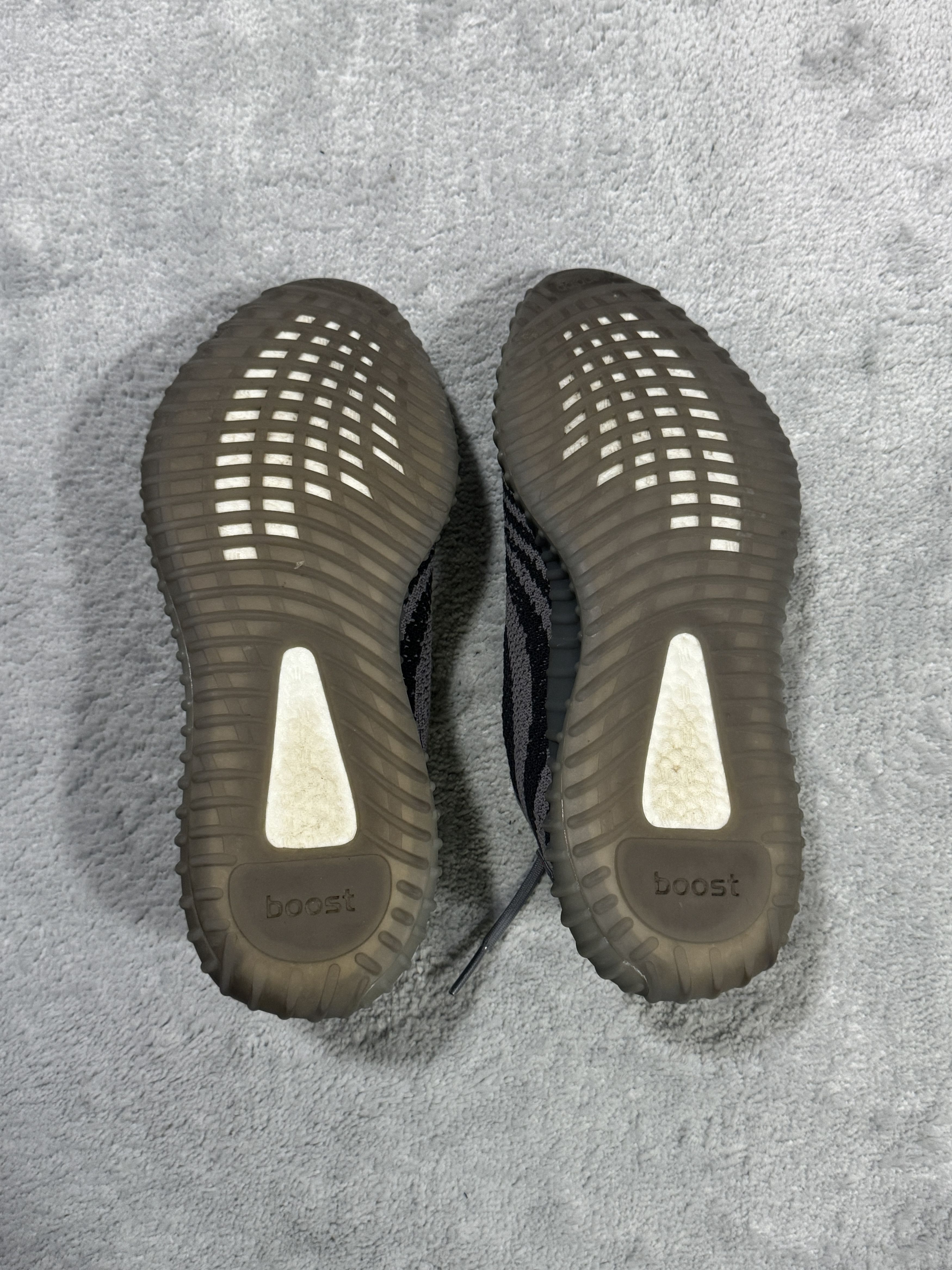 Yeezy -Yeezy- V2 BELUGA US 11 Size US 11 / EU 44 - 5 Thumbnail